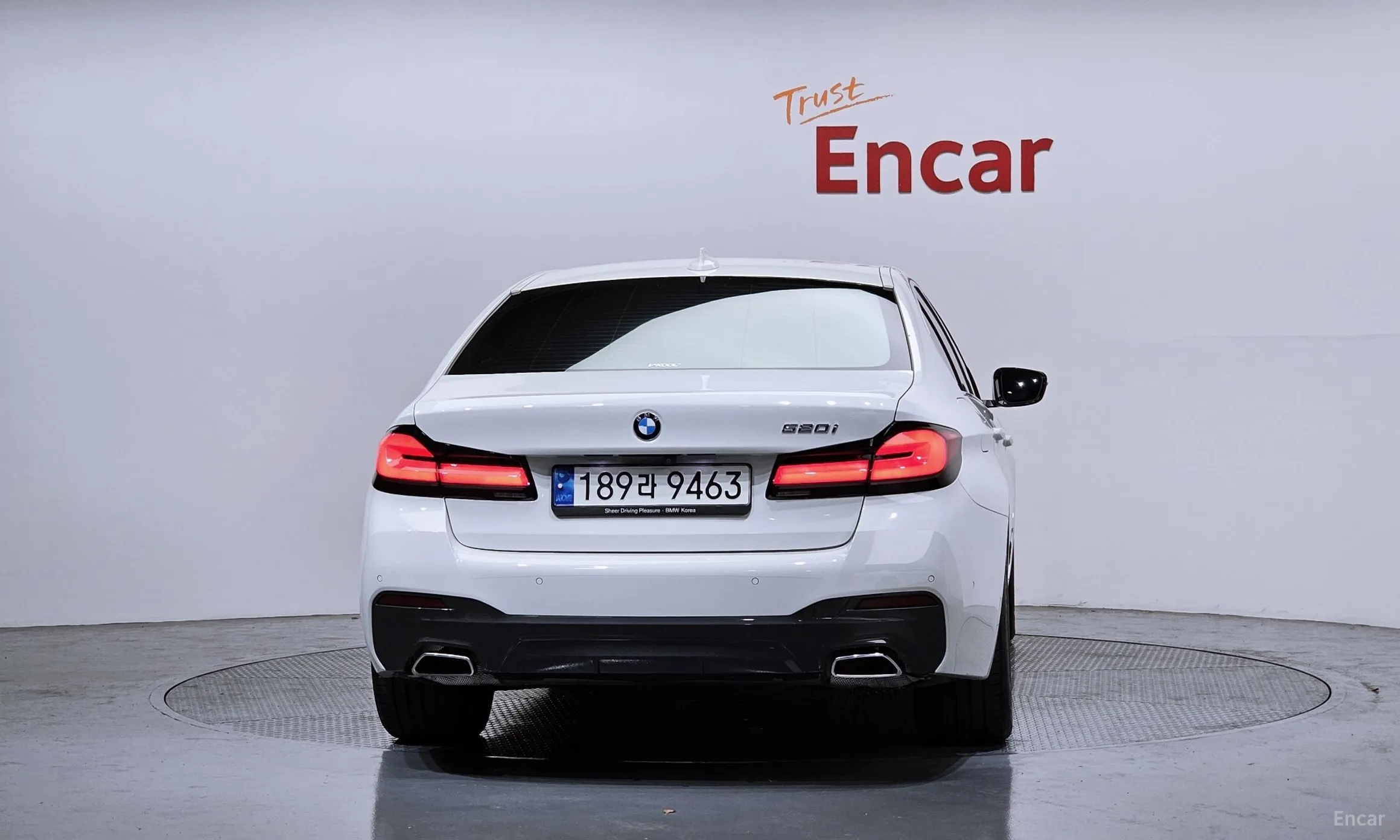 BMW 5 Series (G30) превью 4