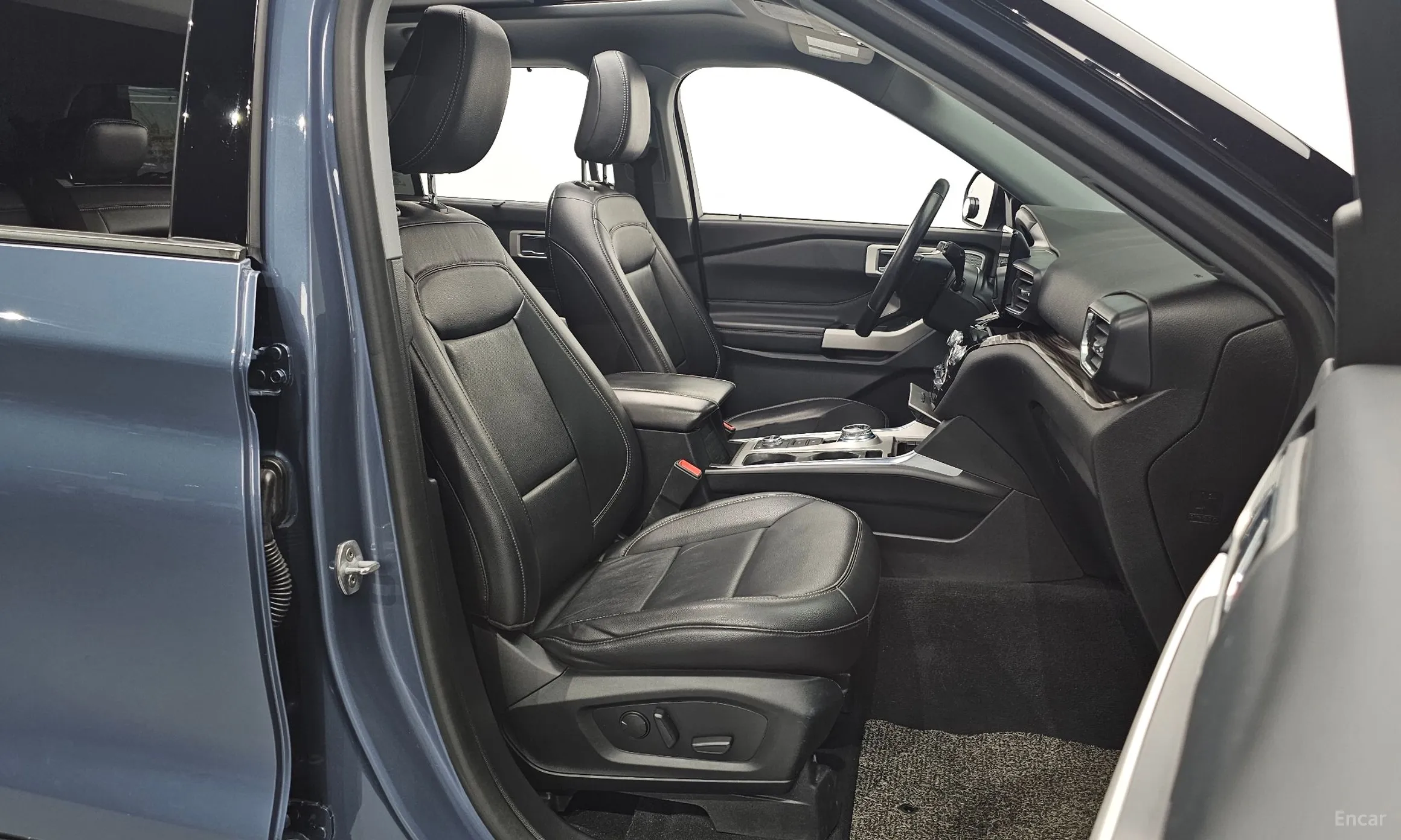Ford Explorer 6th Generation превью 10