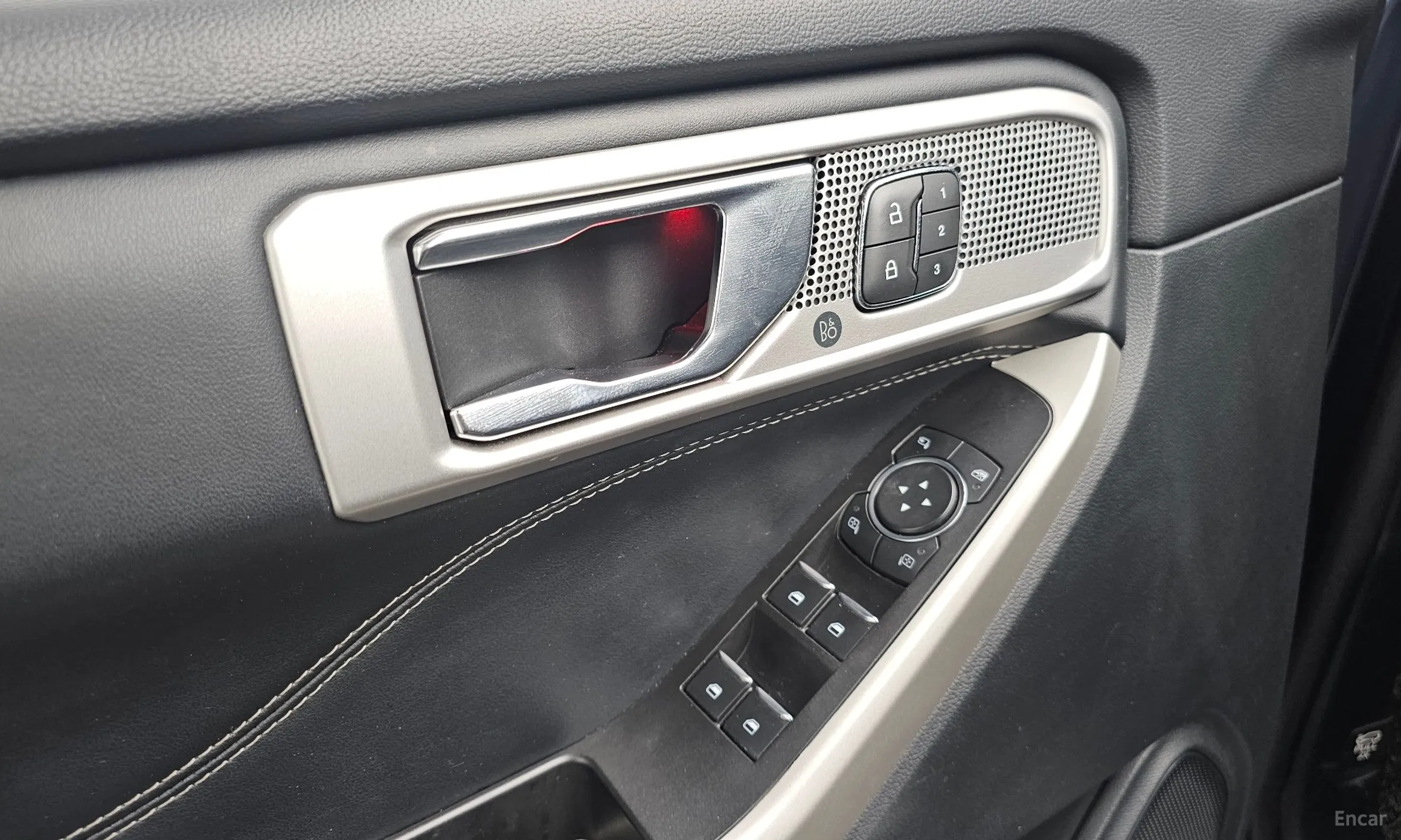 Ford Explorer 6th Generation превью 17