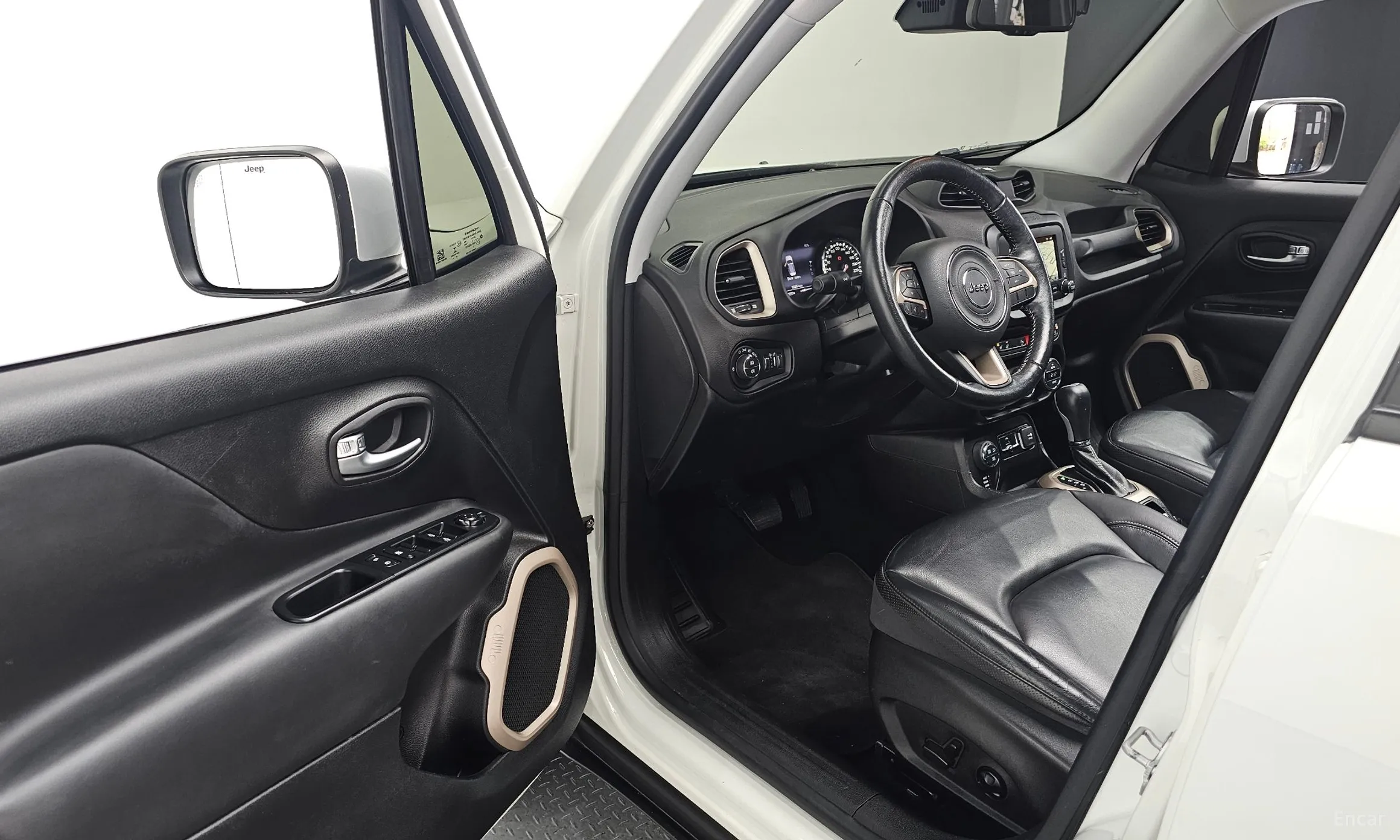 Jeep Renegade превью 11