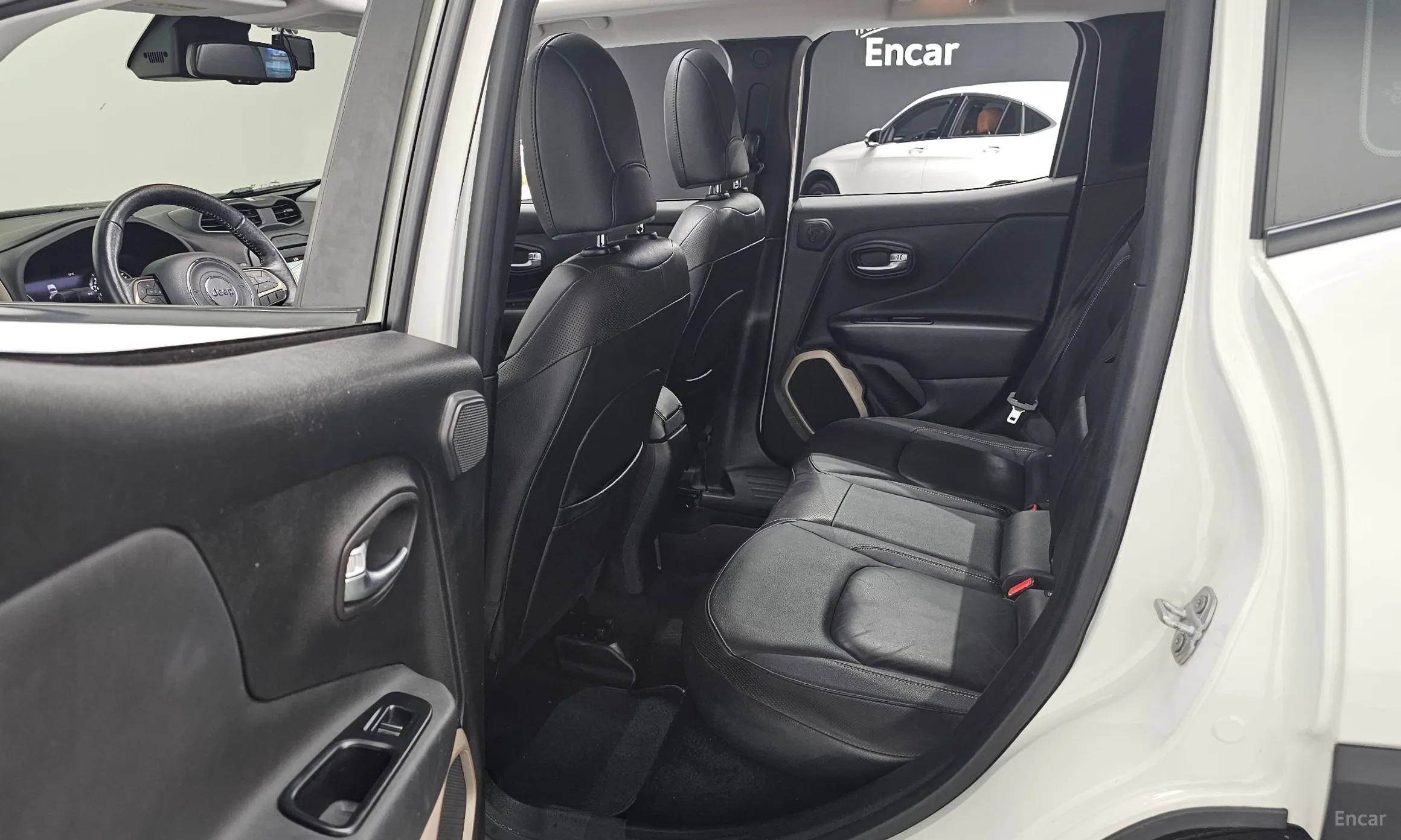 Jeep Renegade превью 12