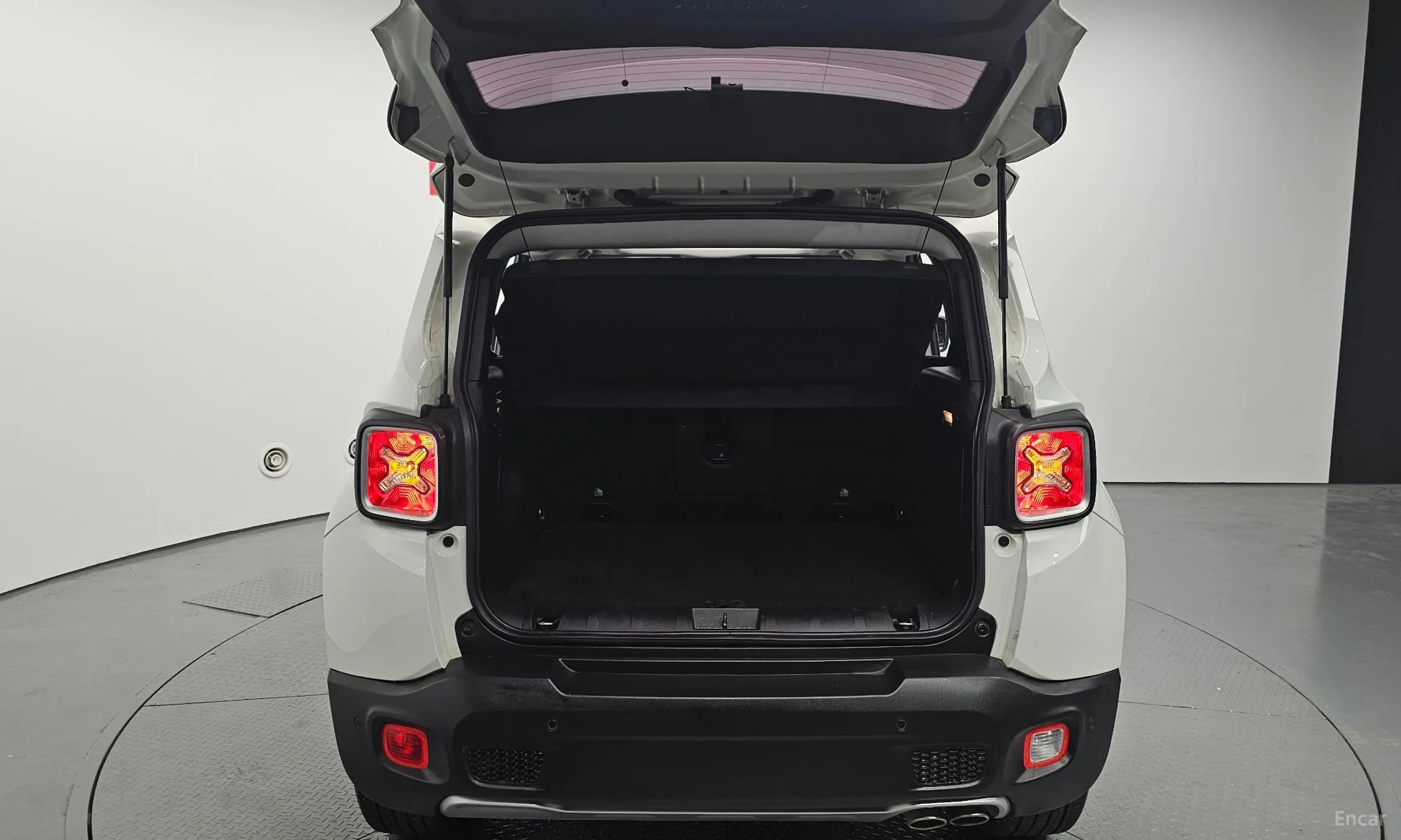 Jeep Renegade превью 20