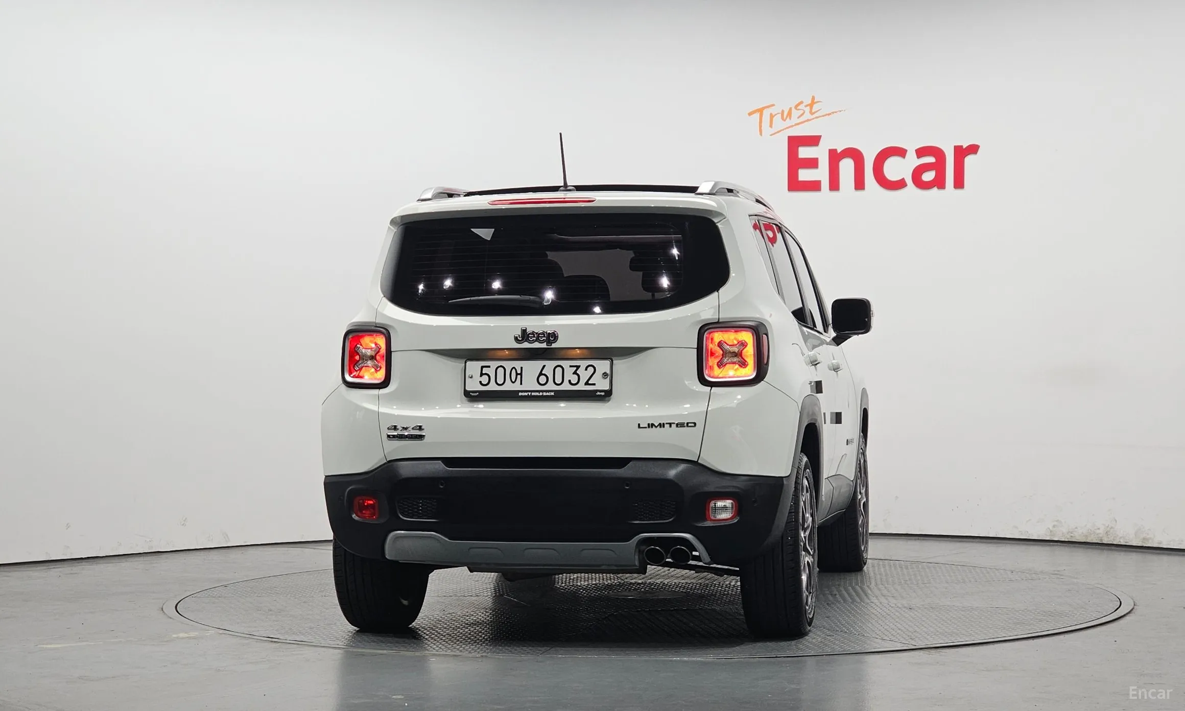 Jeep Renegade превью 4