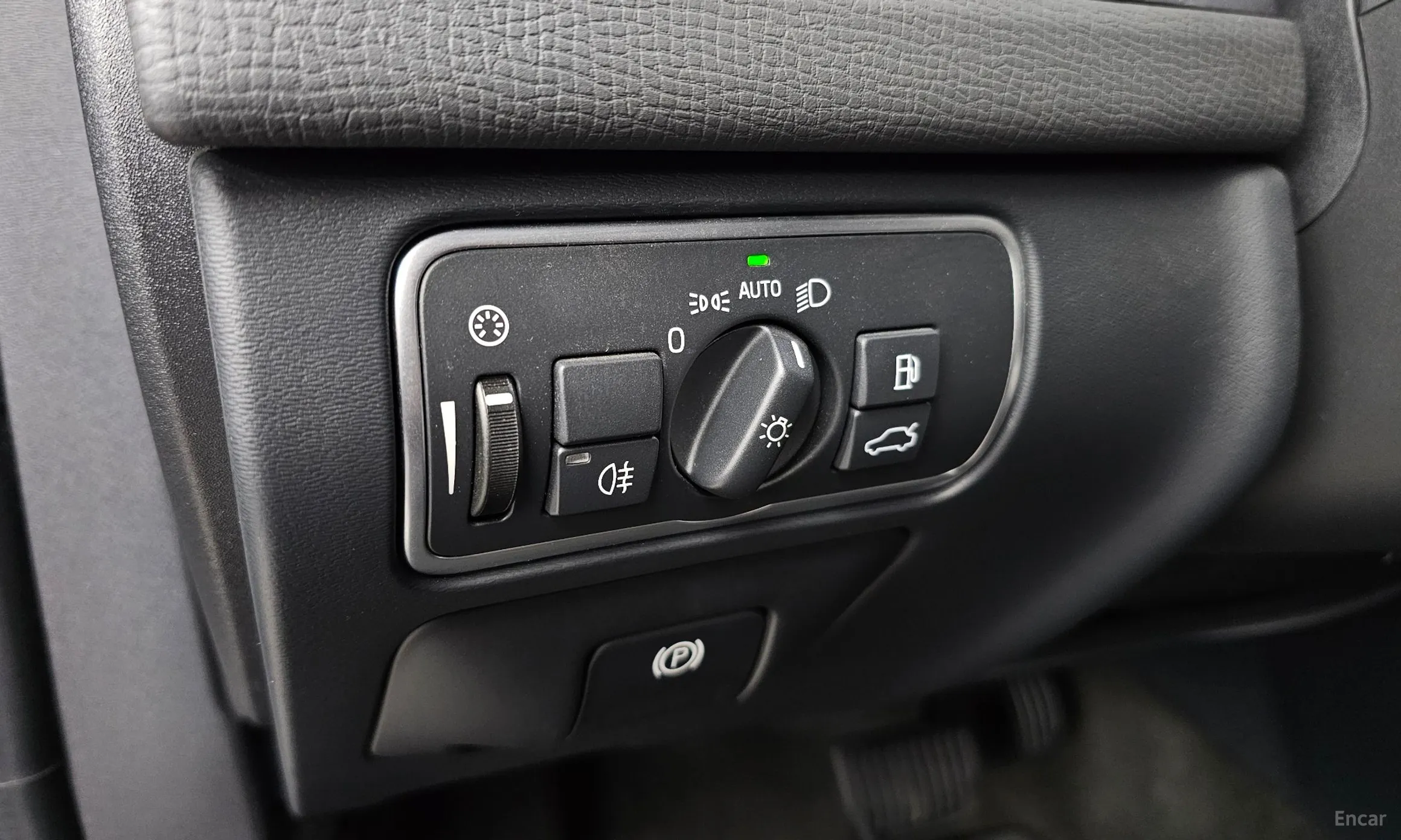 Volvo XC60 превью 19