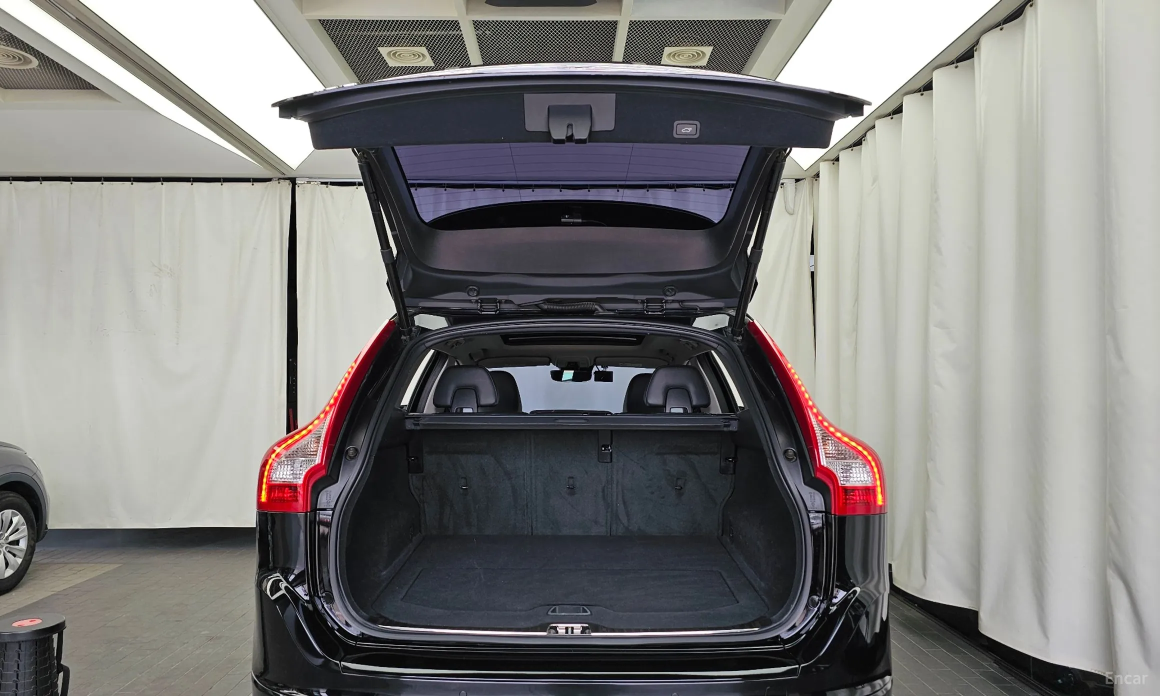 Volvo XC60 превью 20