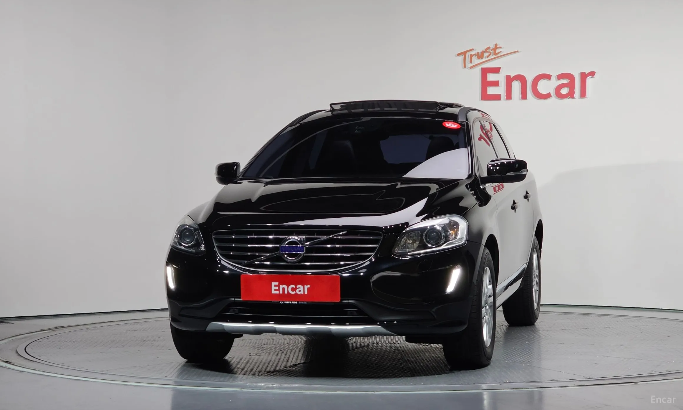 Volvo XC60 превью 3