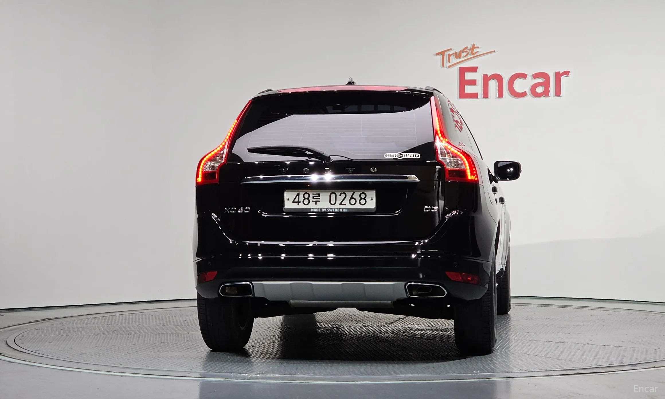 Volvo XC60 превью 4