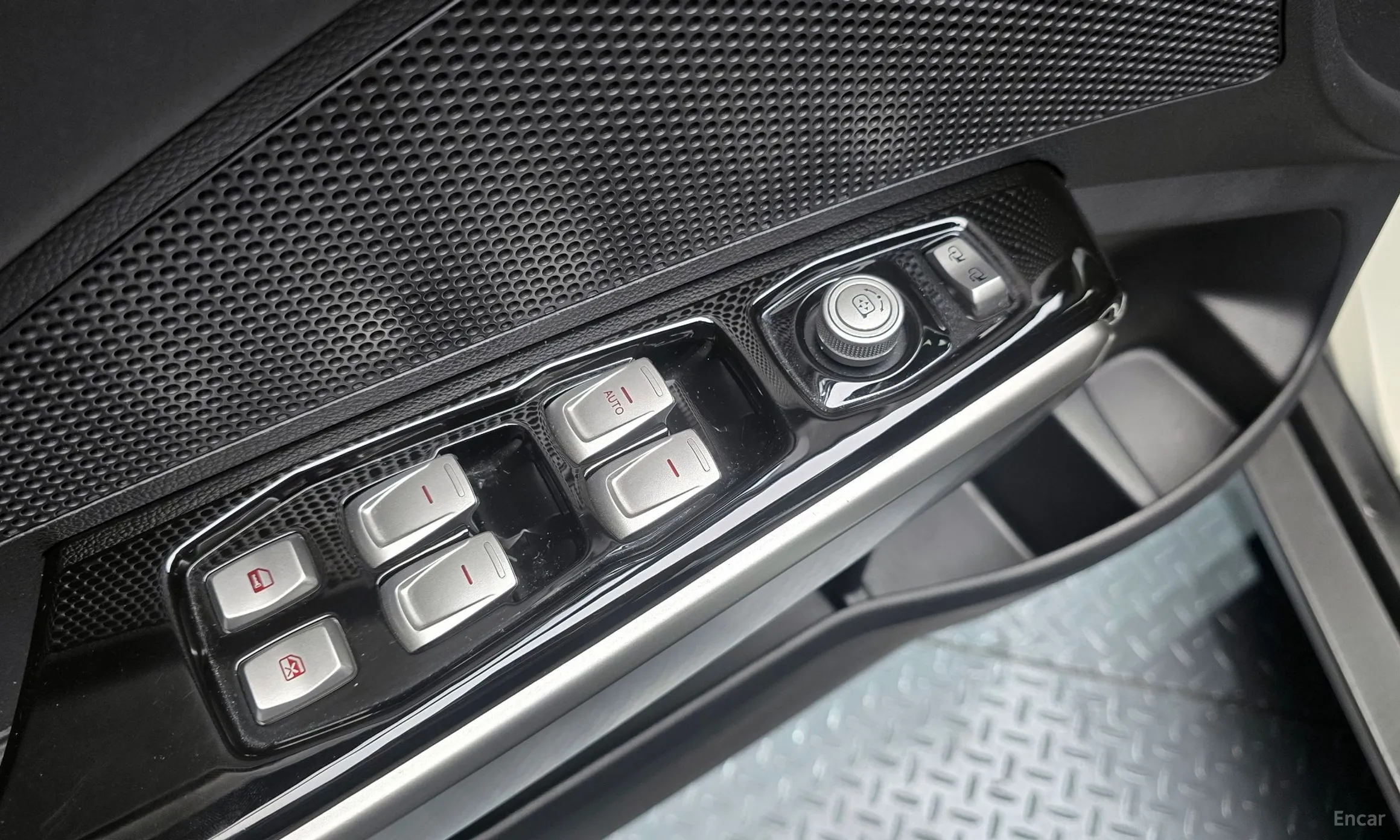 KG Mobility (SsangYong) Tivoli, Lazio превью 18