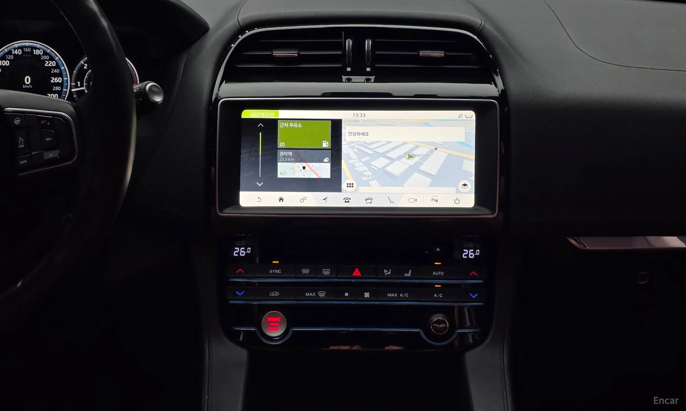 Jaguar F-PACE превью 14