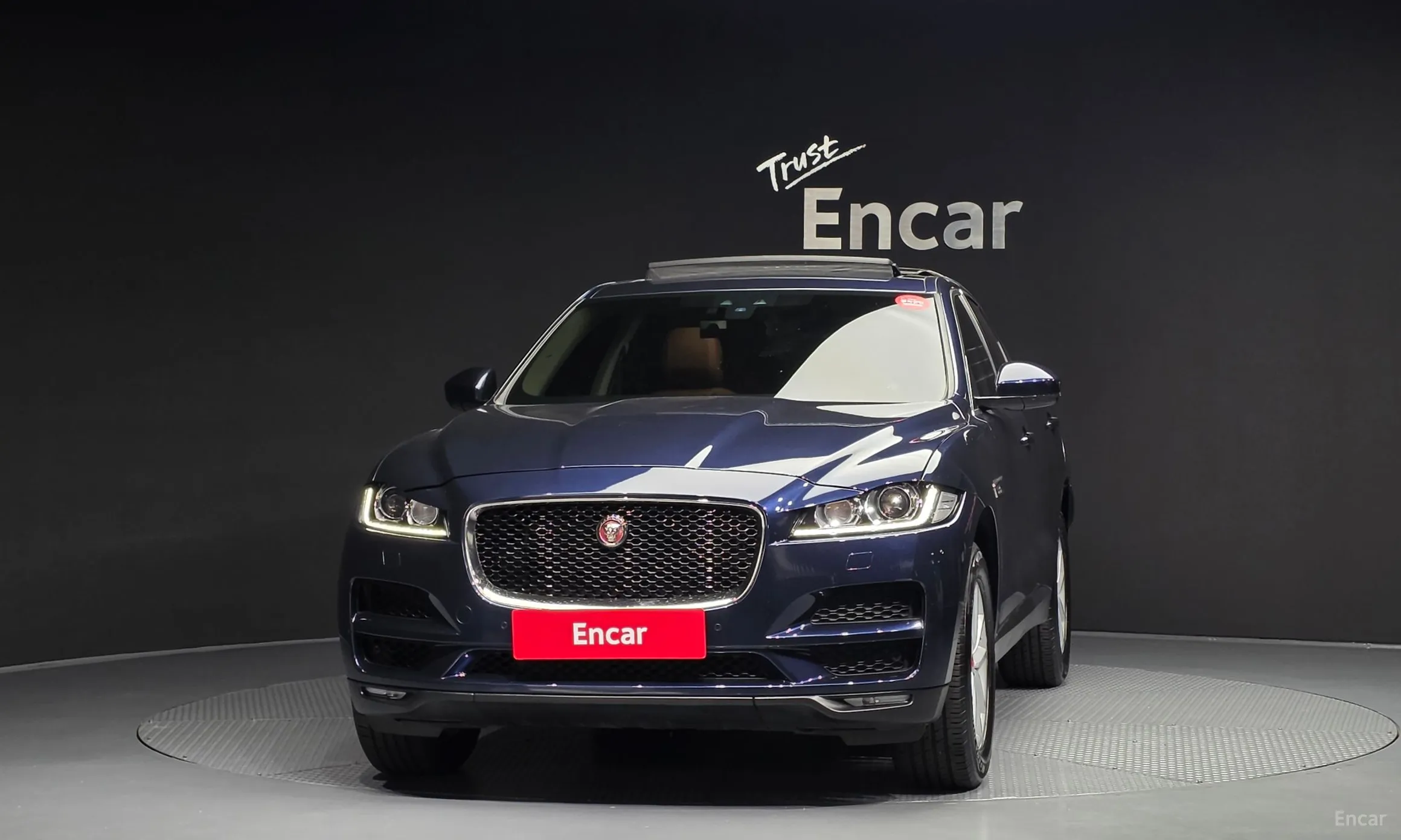 Jaguar F-PACE превью 3