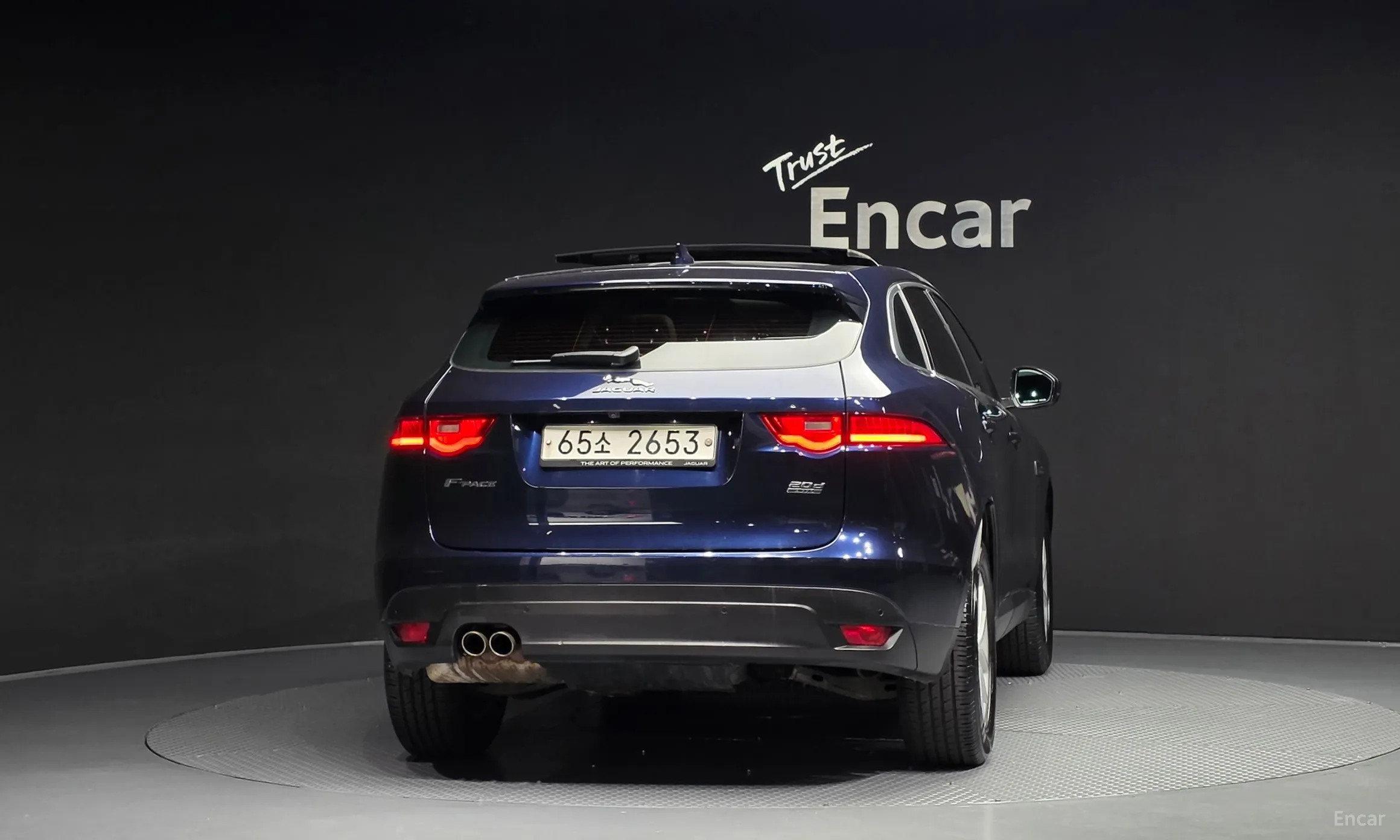 Jaguar F-PACE превью 4