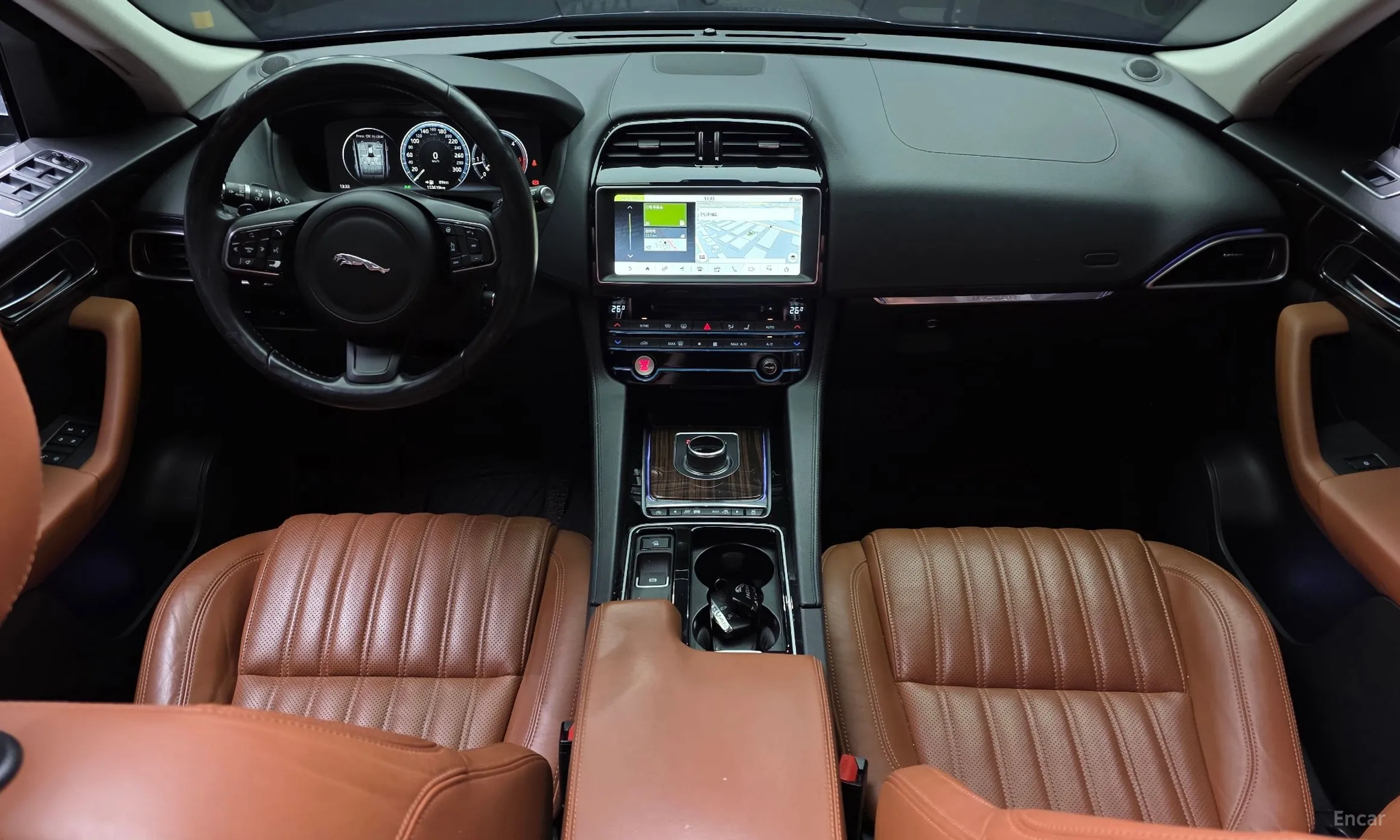 Jaguar F-PACE превью 7