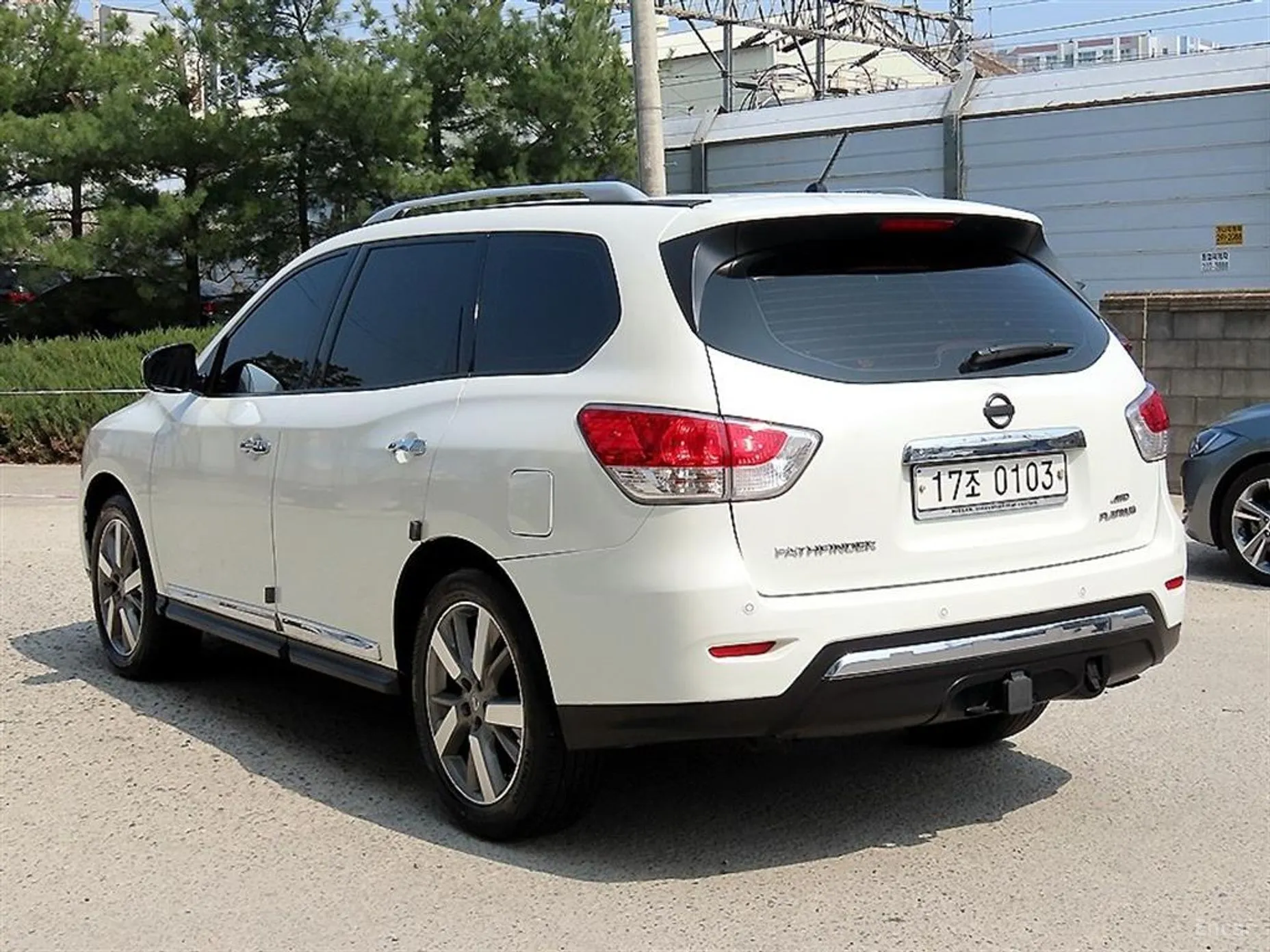 Nissan Pathfinder Gen 4 превью 3