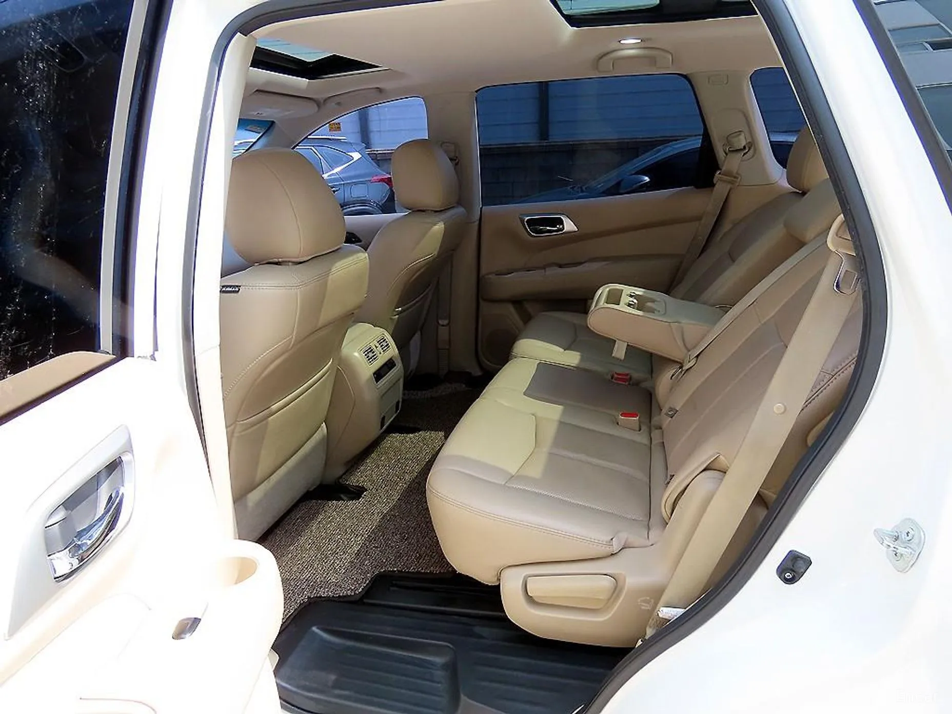 Nissan Pathfinder Gen 4 превью 6