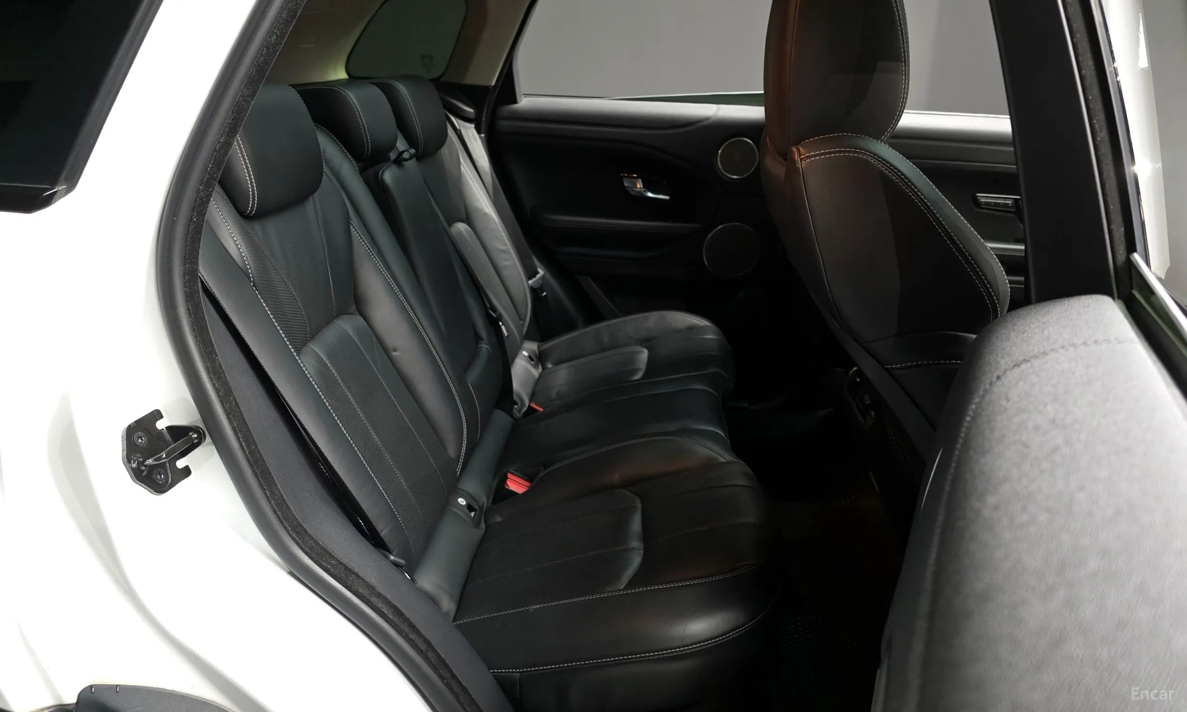 Land Rover Range Rover Evoque превью 12