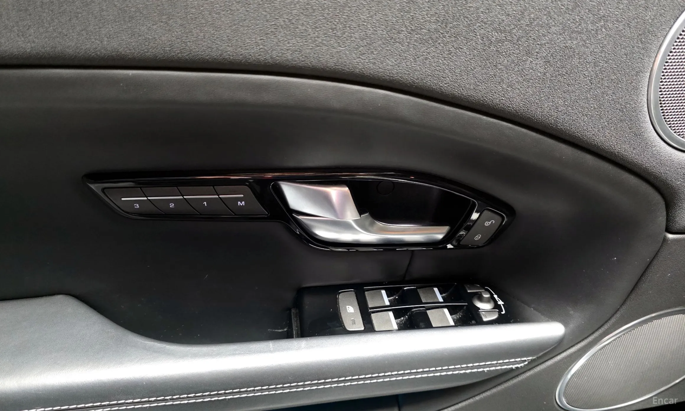 Land Rover Range Rover Evoque превью 19