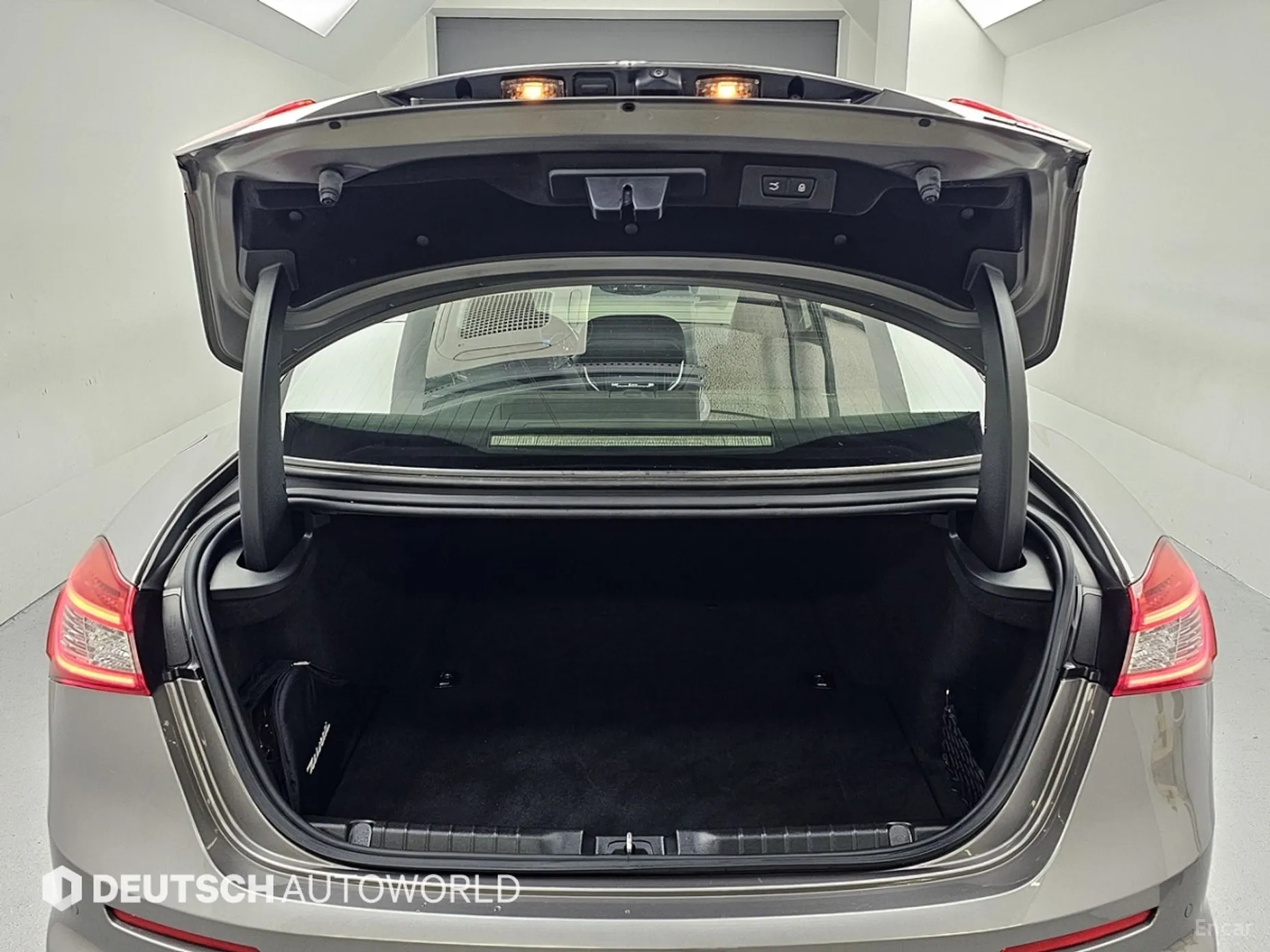 Maserati Ghibli превью 16