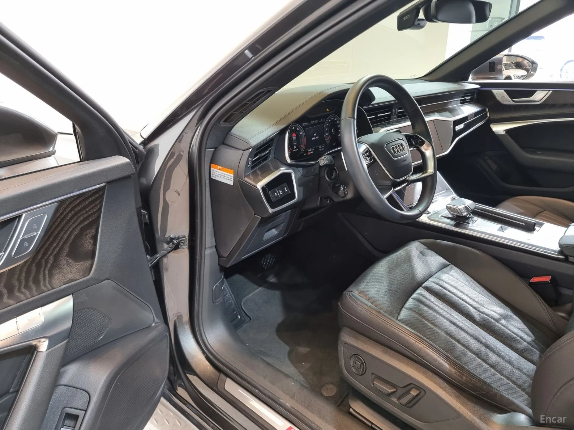 Audi A6 (C8) превью 10