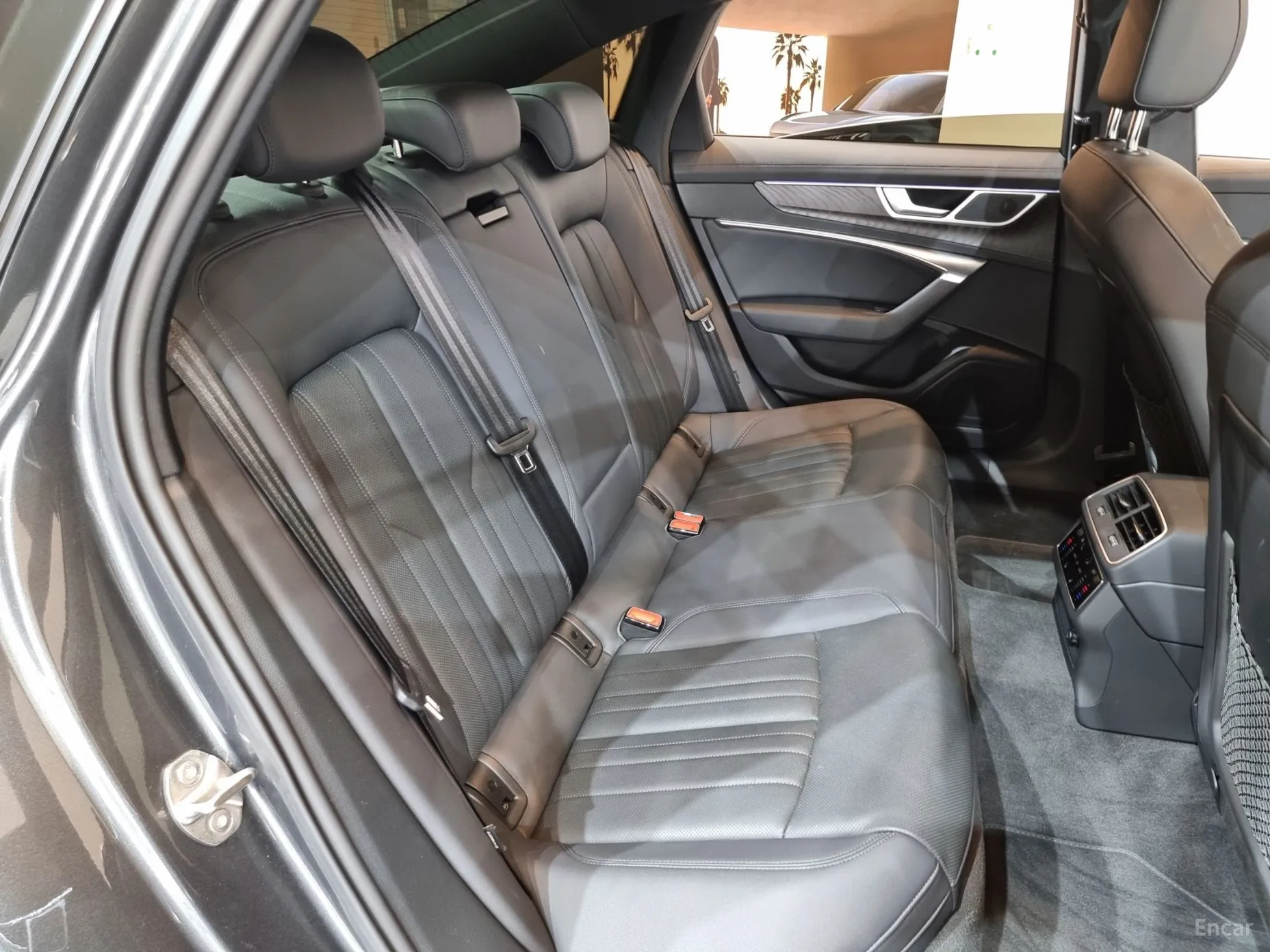 Audi A6 (C8) превью 14