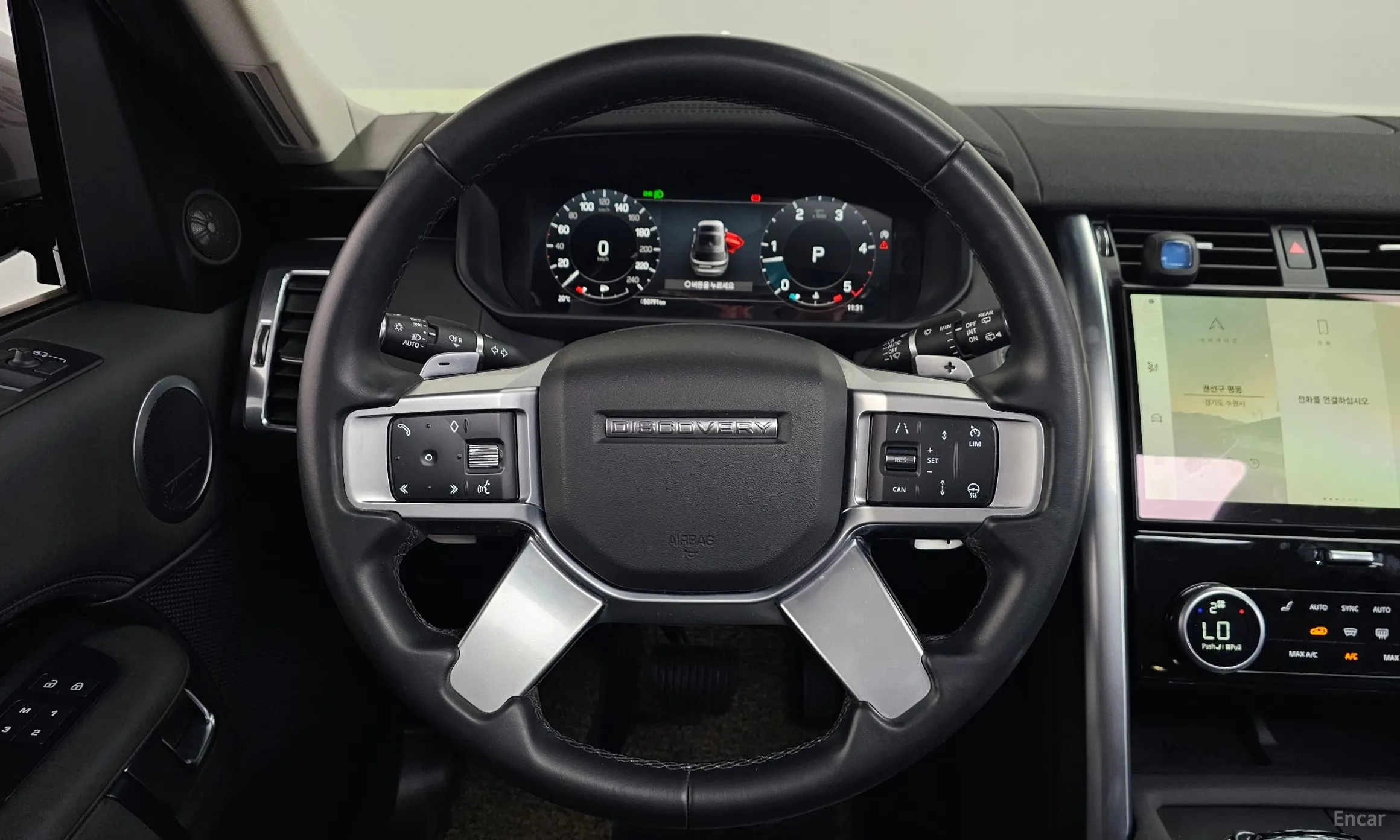 Land Rover Discovery 5 превью 13