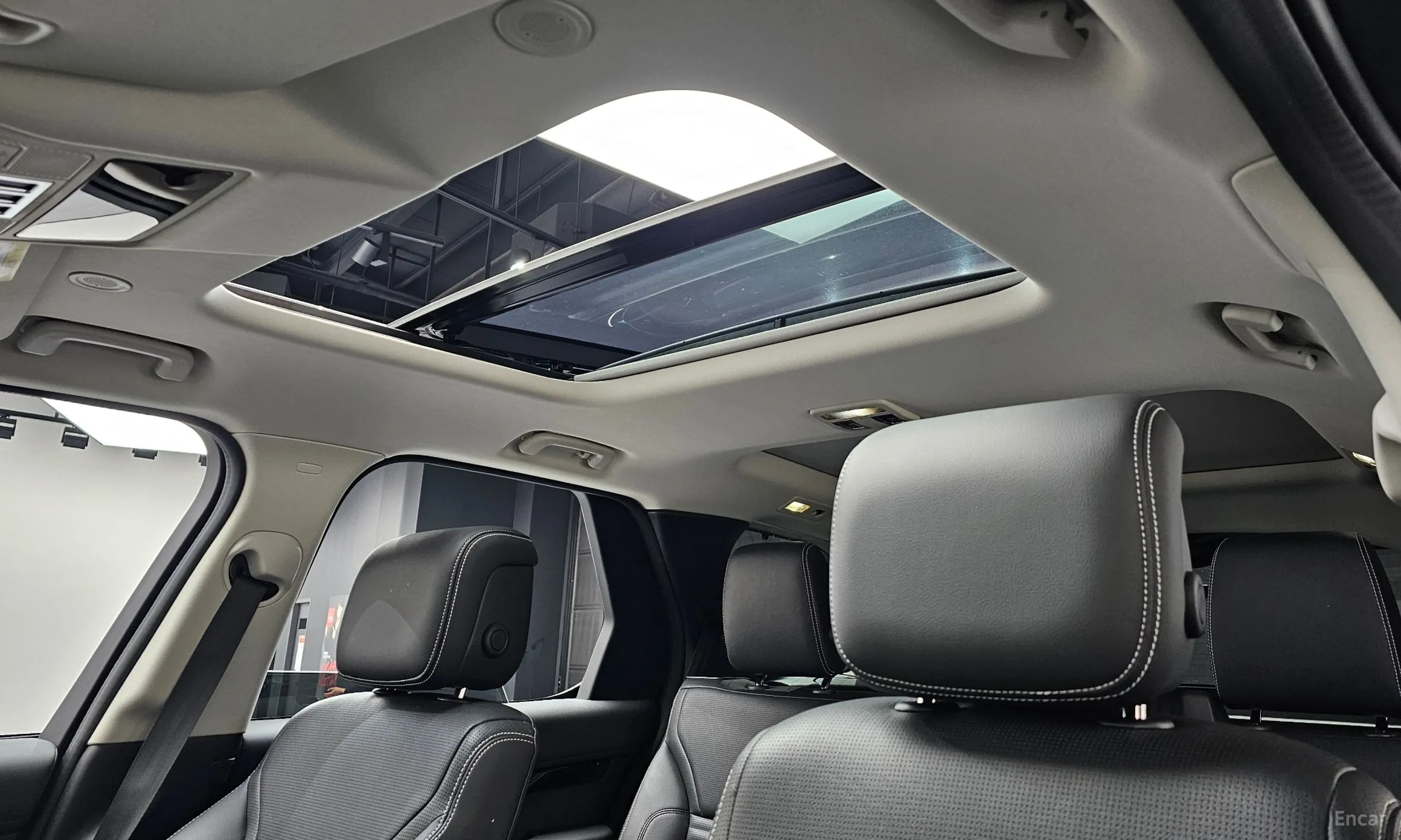 Land Rover Discovery 5 превью 19