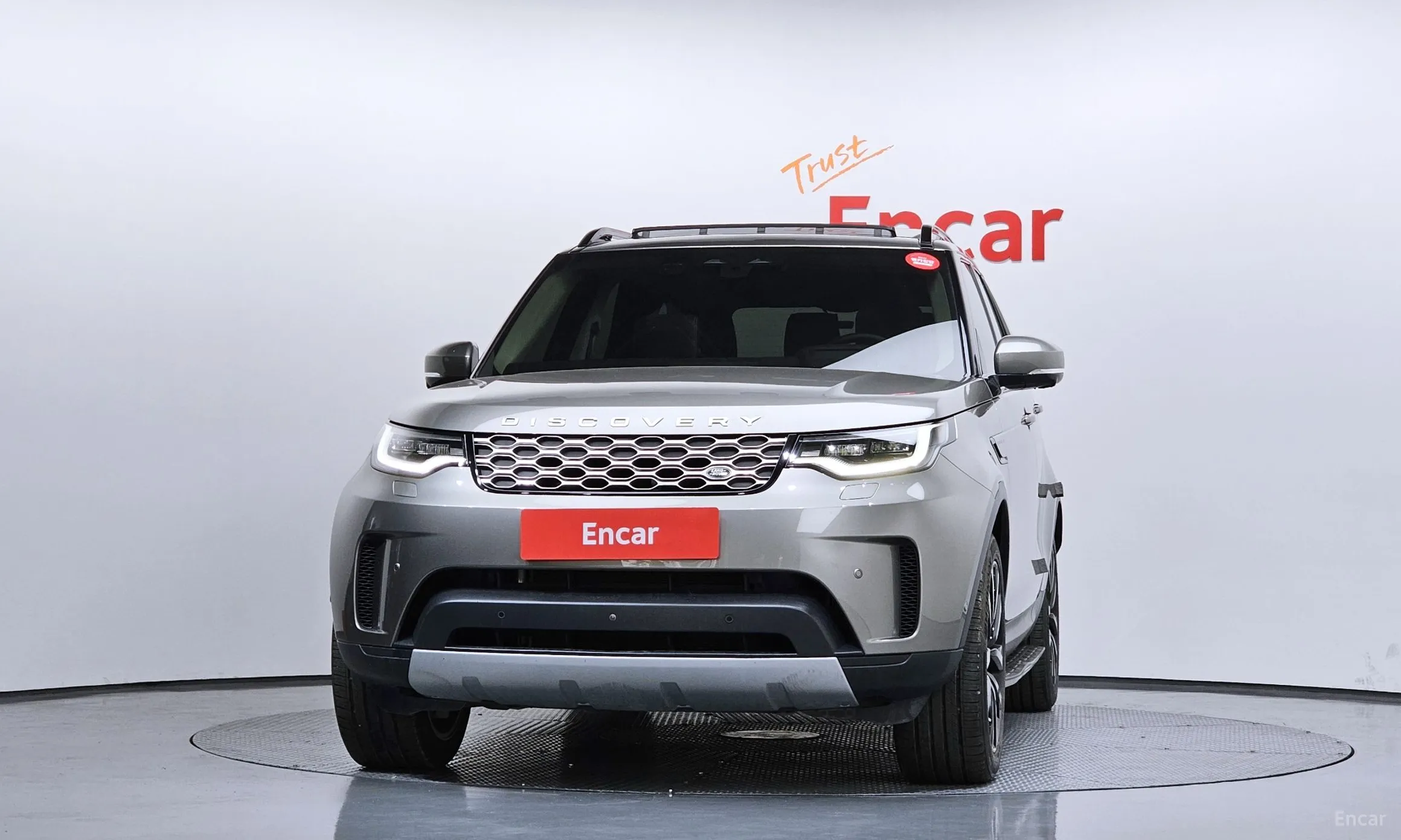 Land Rover Discovery 5 превью 3