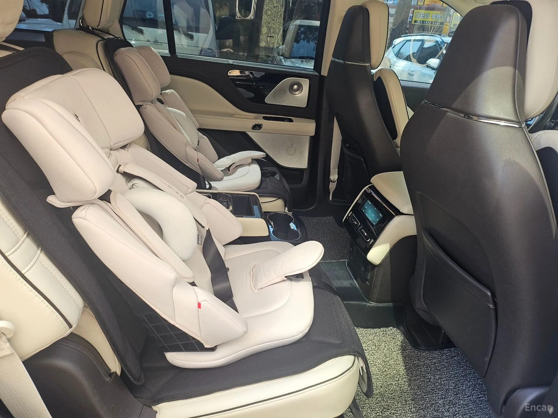 Lincoln Aviator 2nd Generation превью 5
