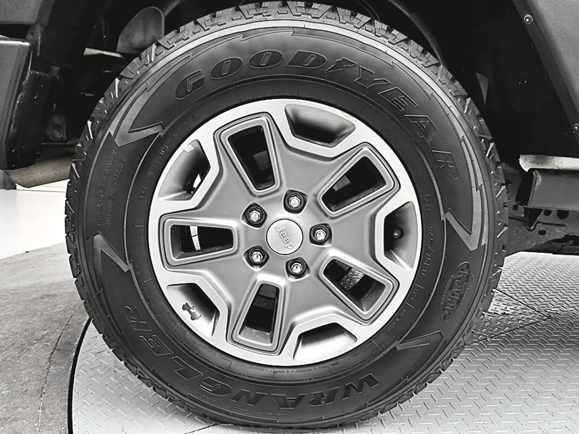 Jeep Wrangler (JK) превью 18