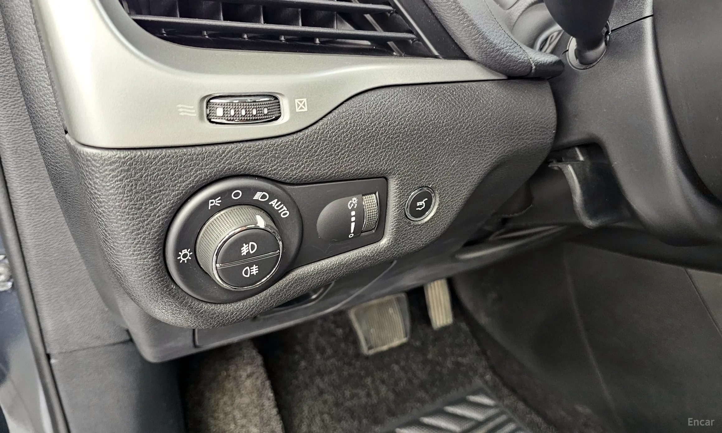 Jeep Cherokee (KL) превью 16