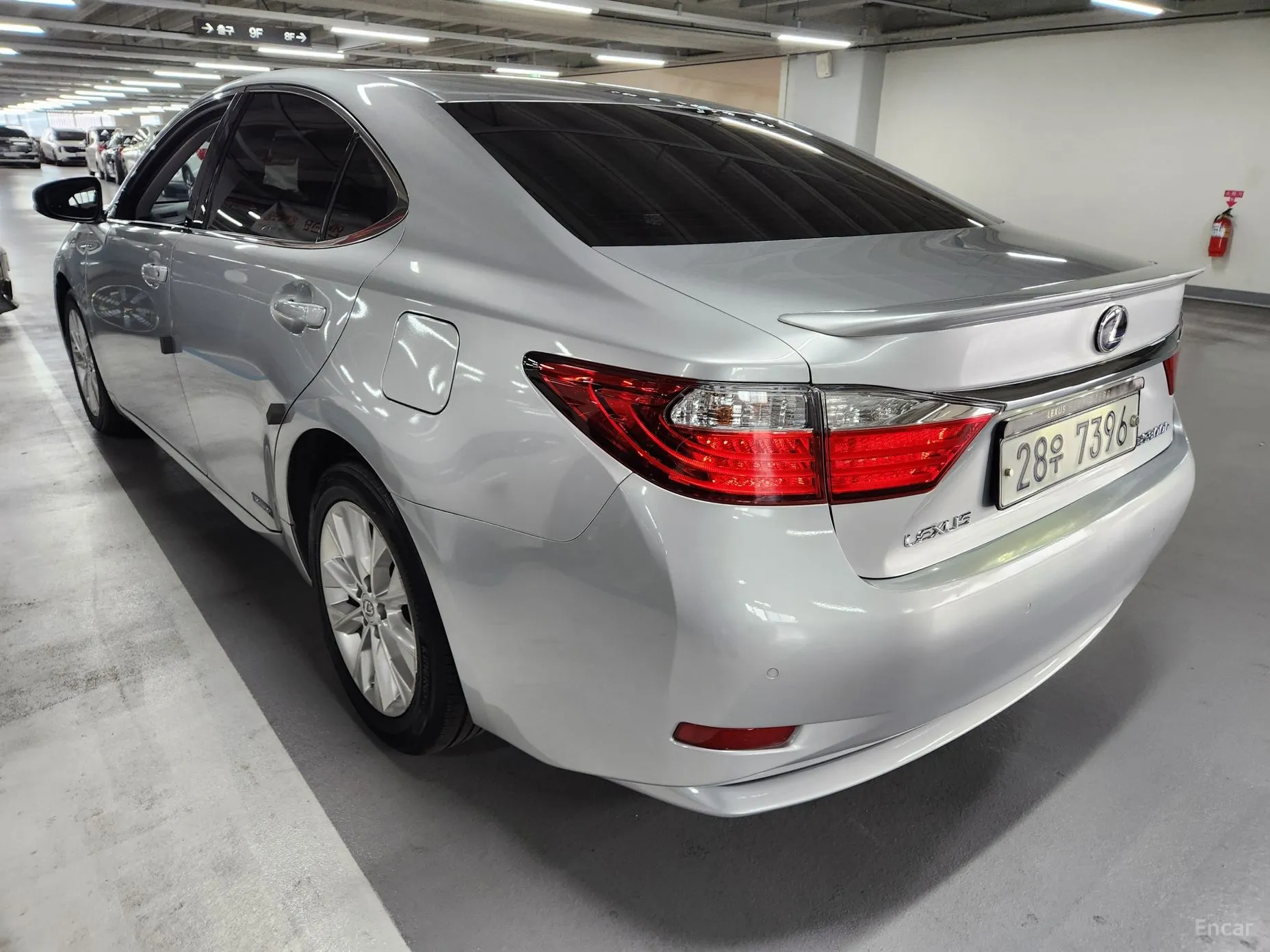 Lexus New ES300h превью 2