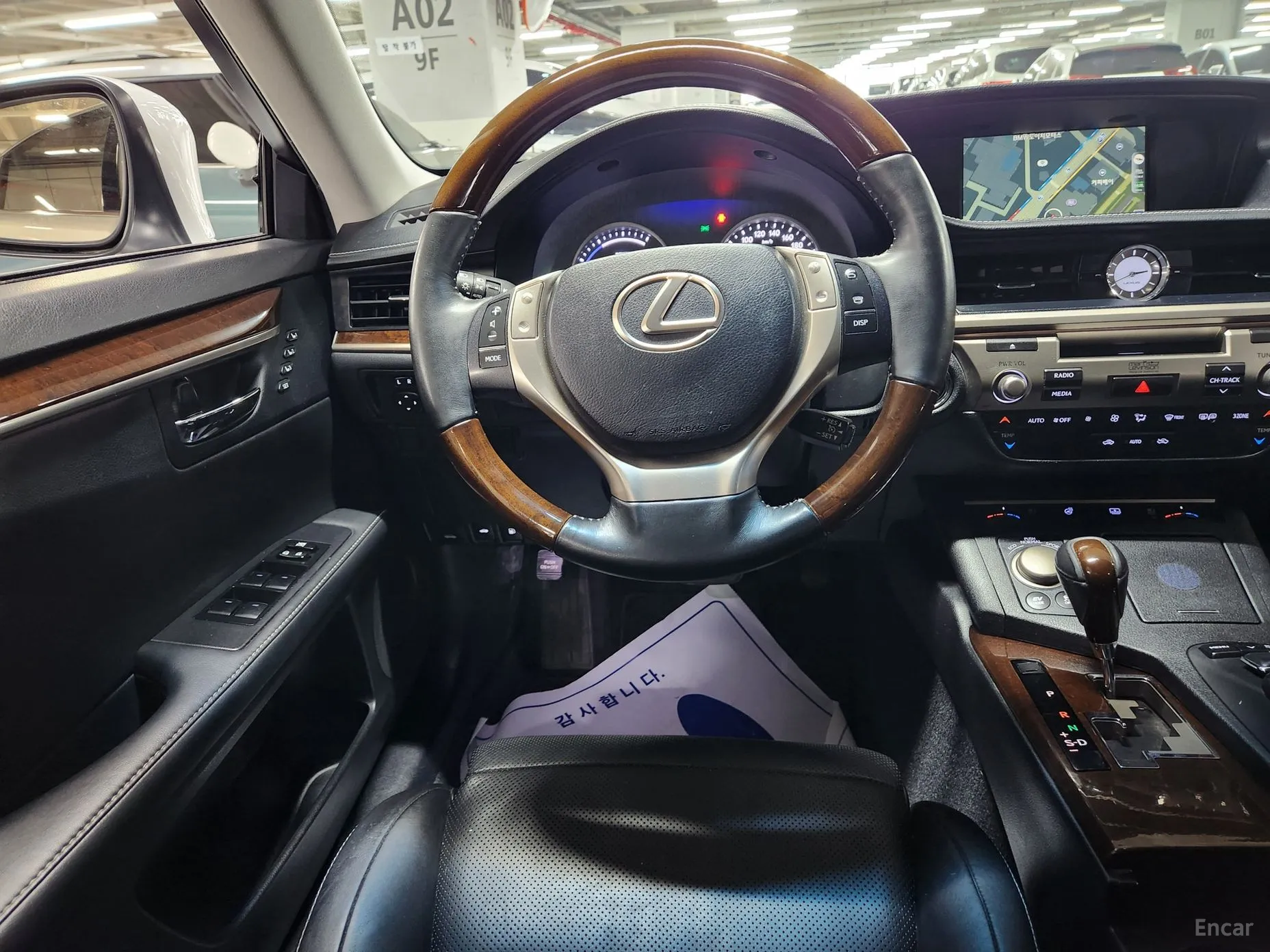Lexus New ES300h превью 7
