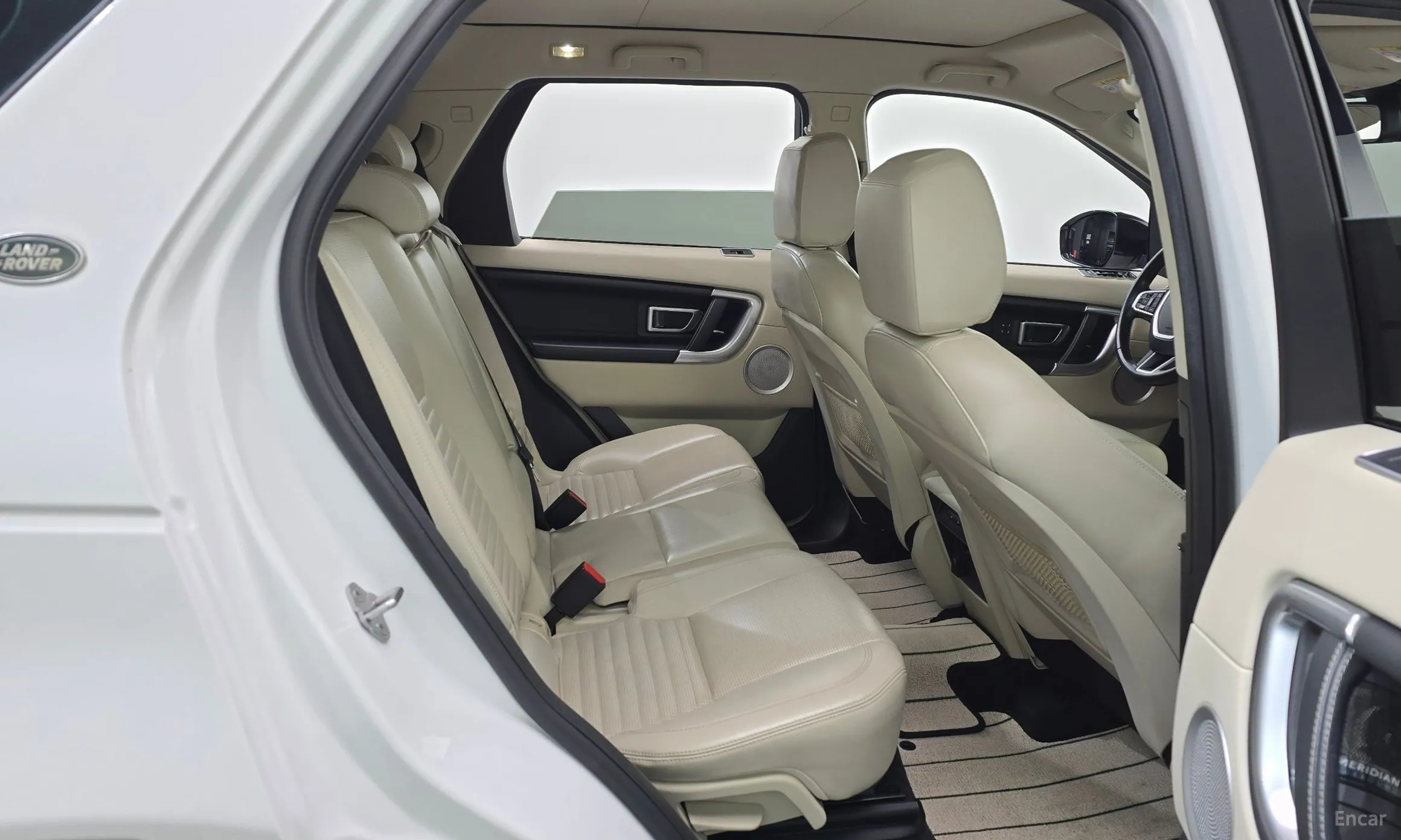 Land Rover Discovery Sports превью 12
