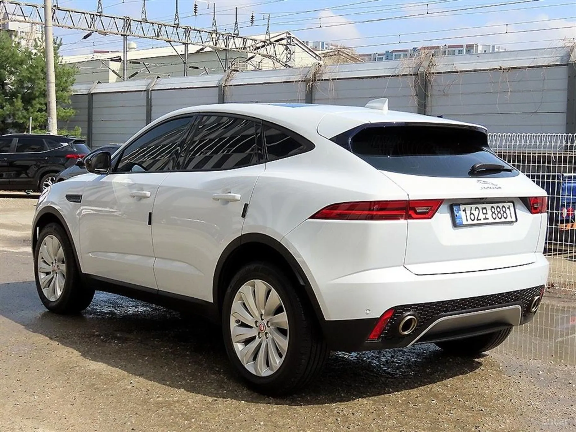 Jaguar E-PACE превью 3
