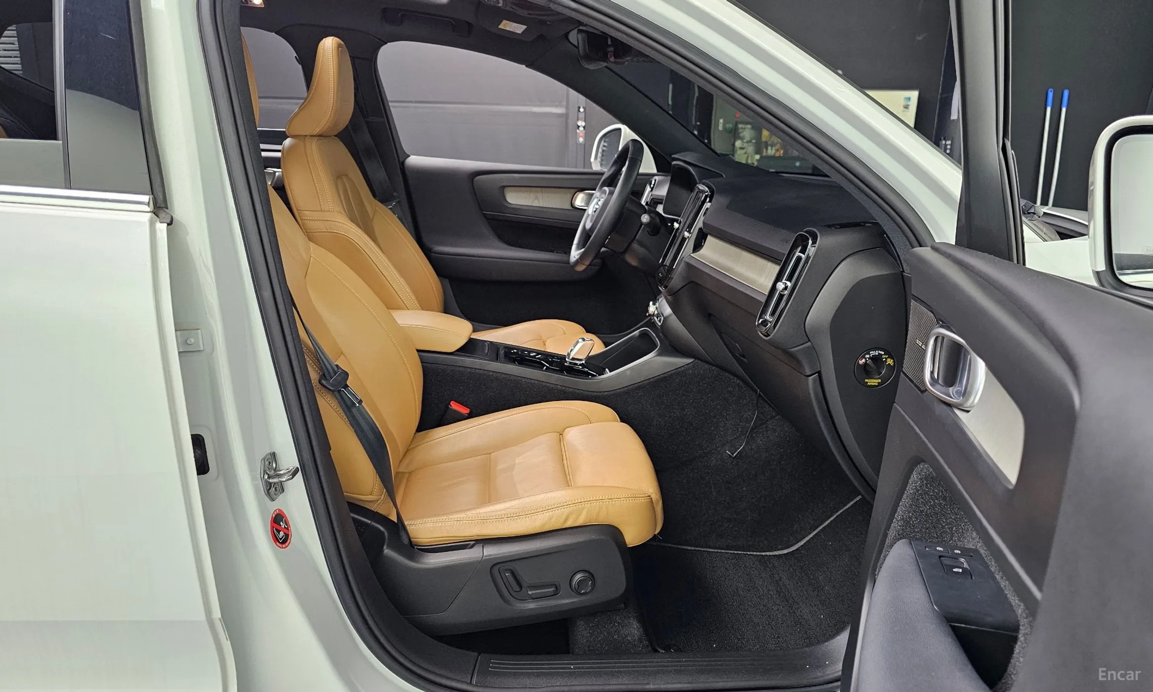 Volvo XC40 превью 12