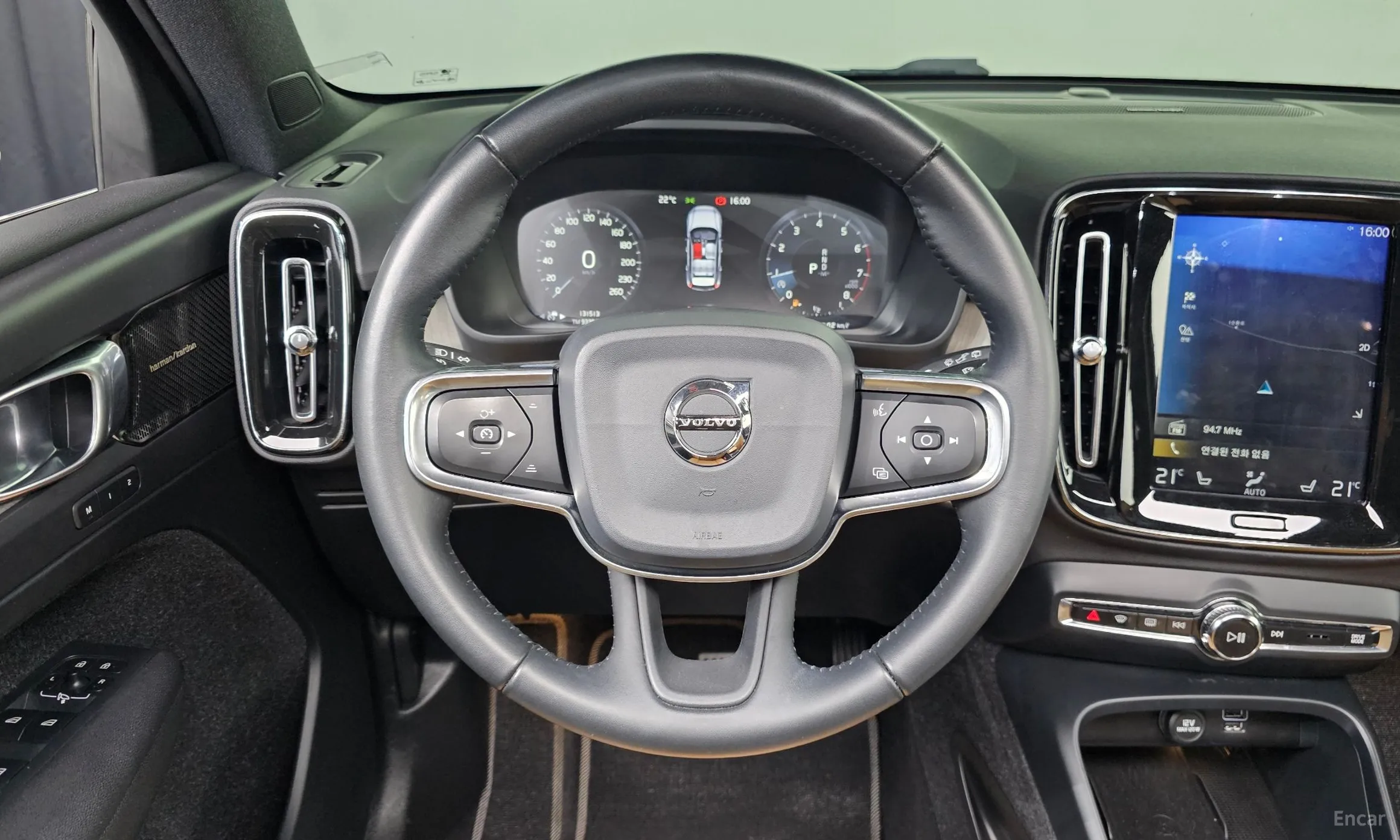 Volvo XC40 превью 14