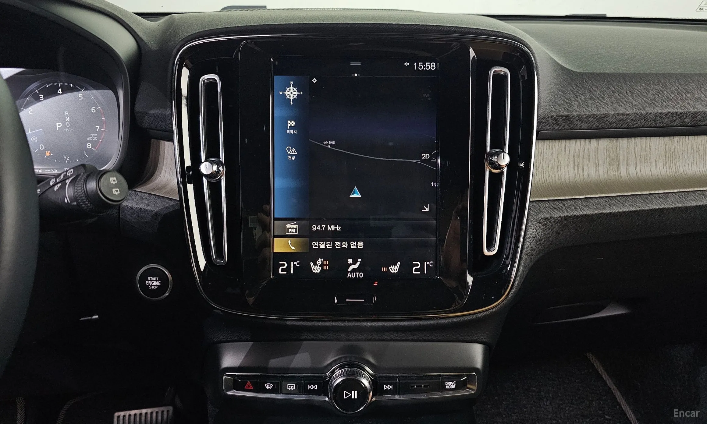 Volvo XC40 превью 15