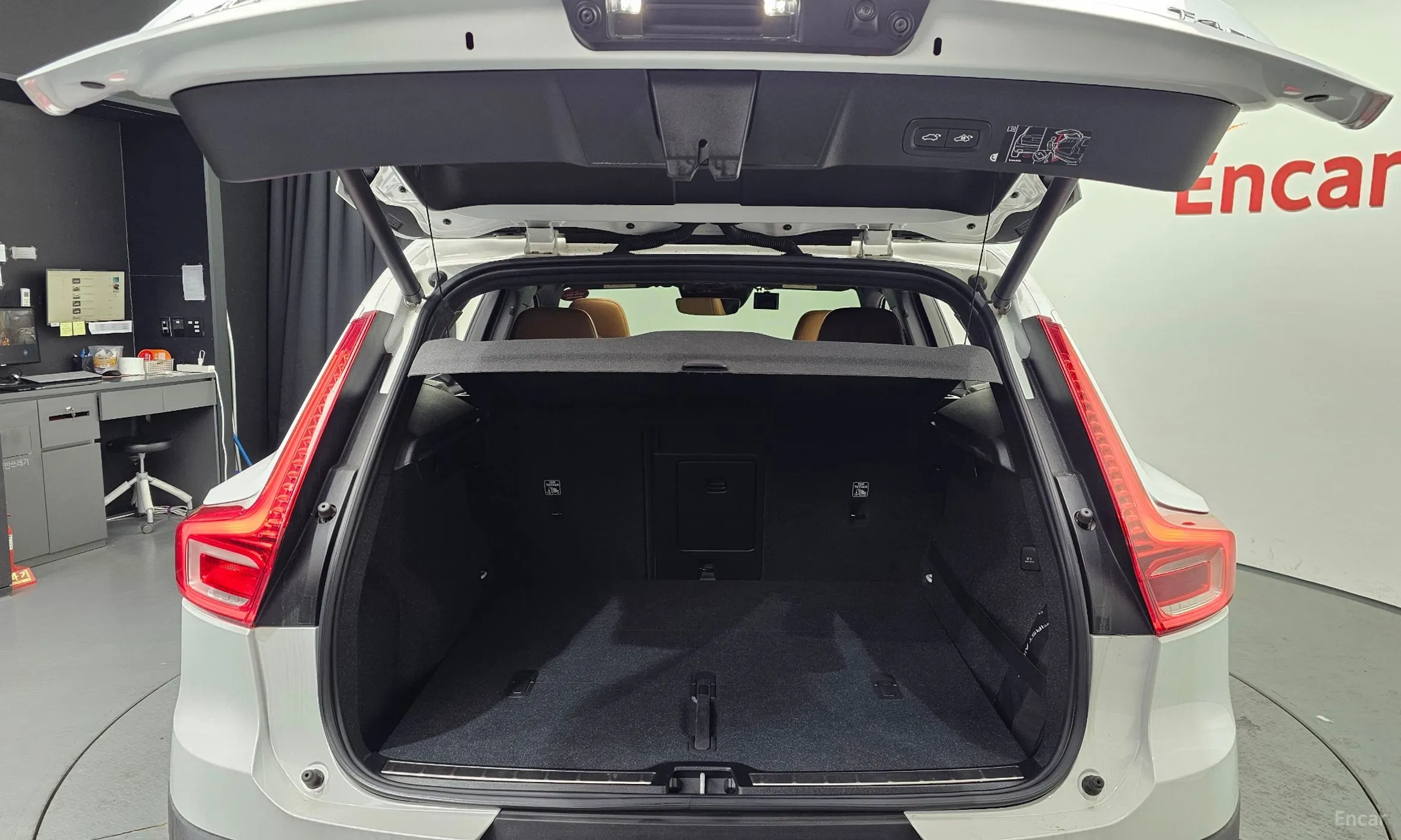 Volvo XC40 превью 20