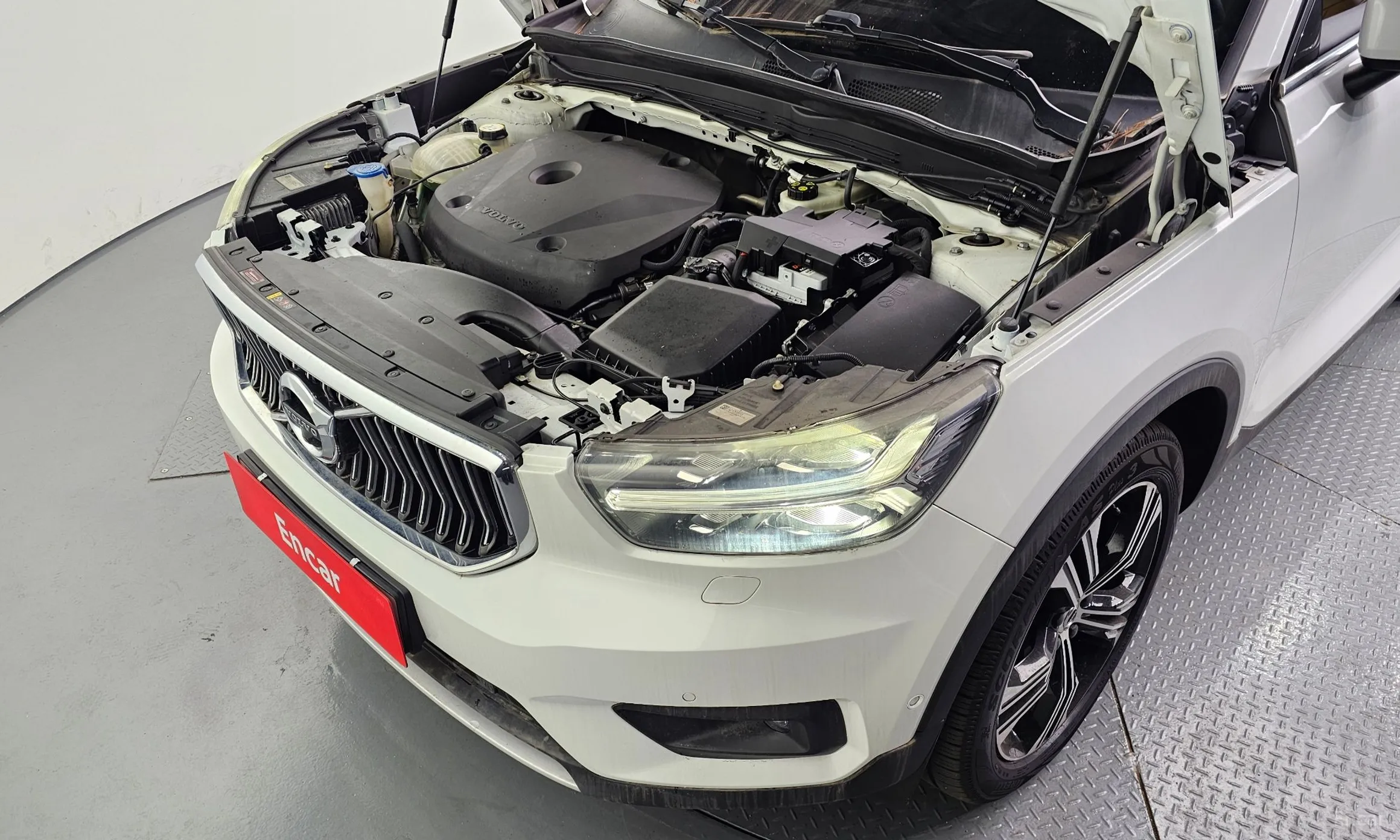 Volvo XC40 превью 6