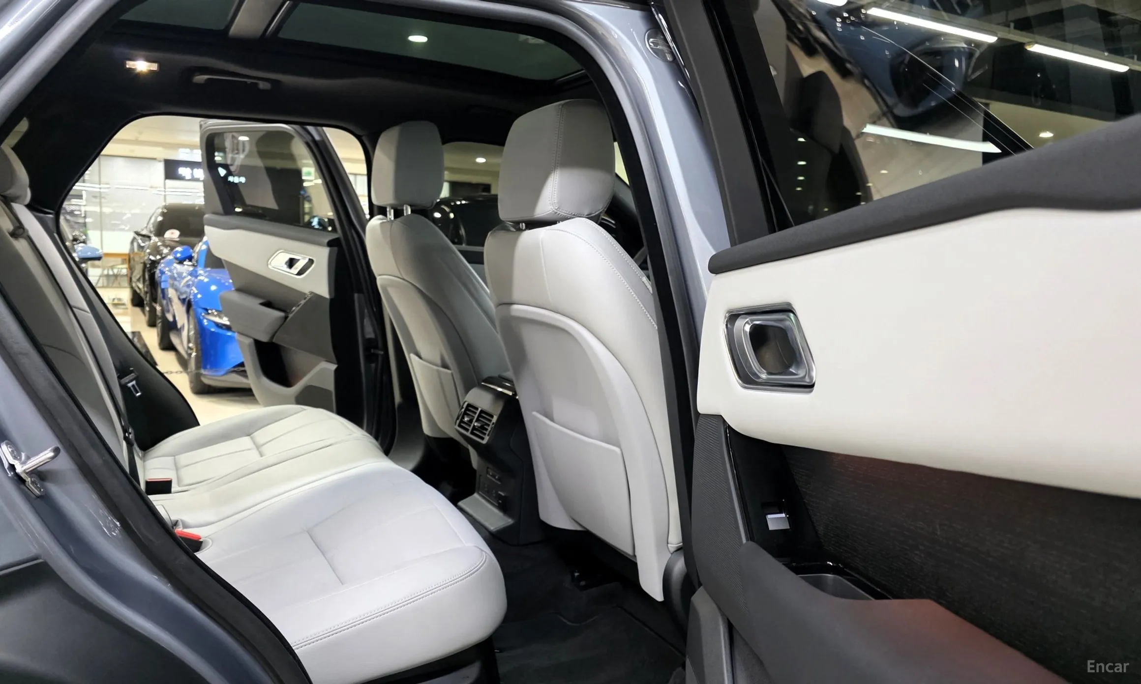 Land Rover Range Rover Bella превью 12