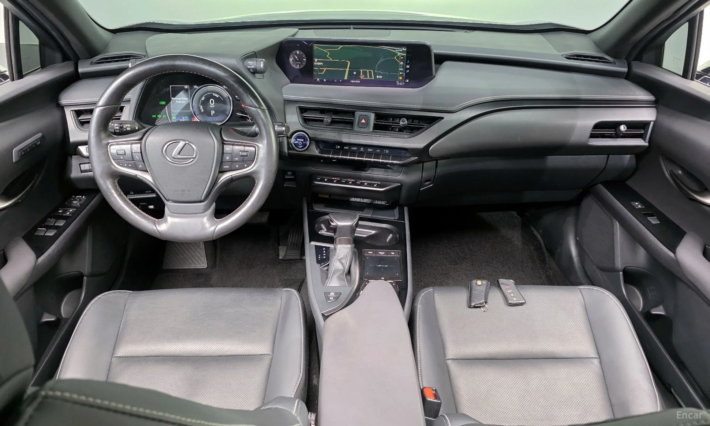 Lexus UX250h превью 7