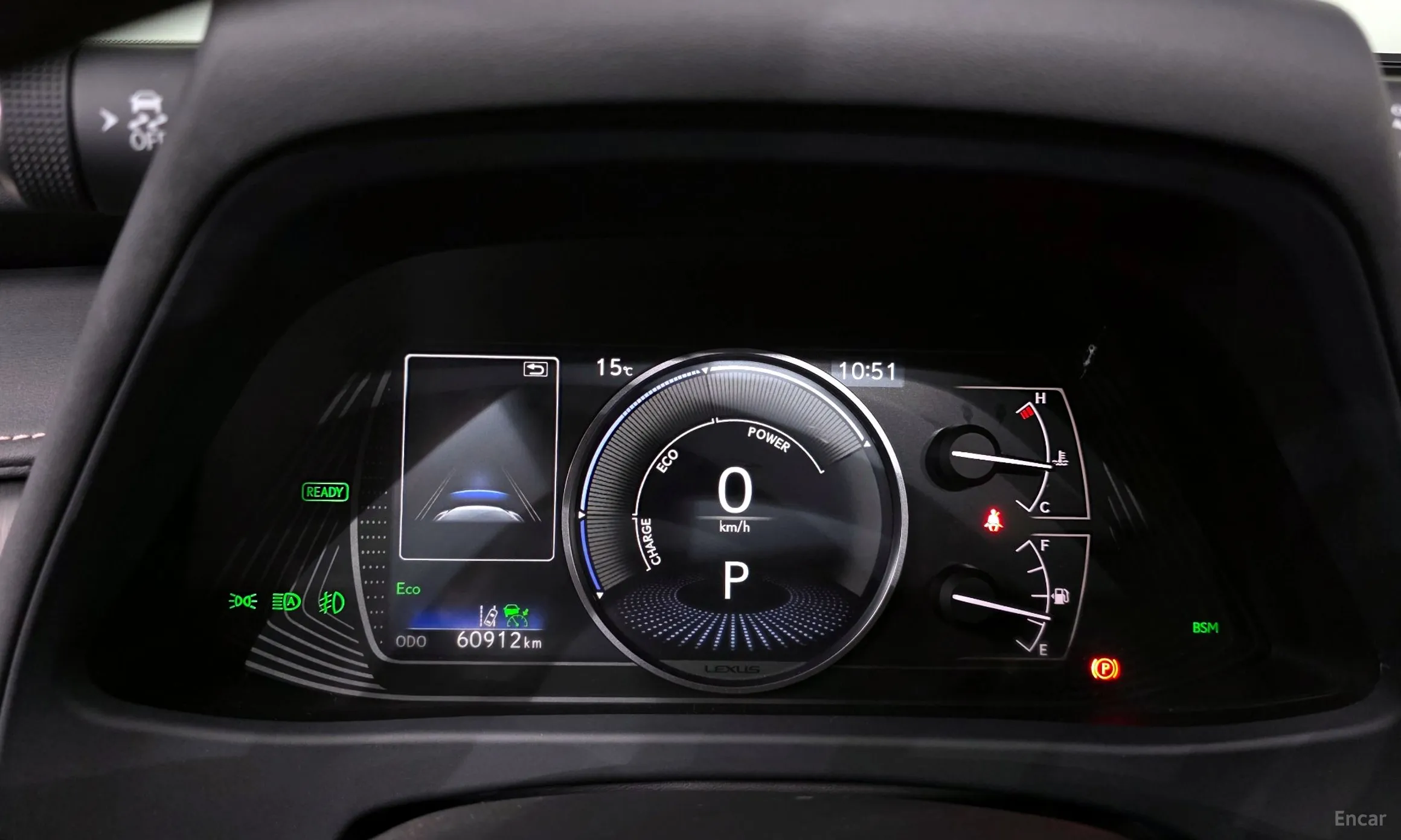 Lexus UX250h превью 8