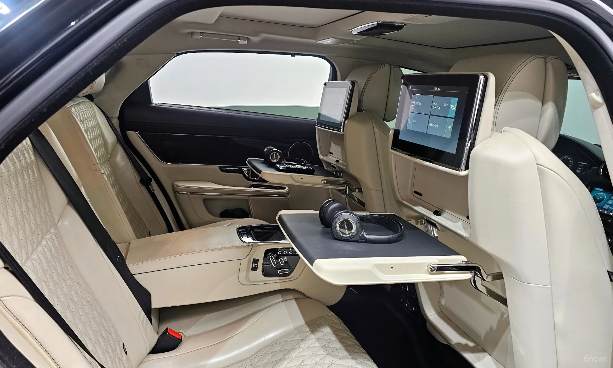 Jaguar All New XJ превью 12
