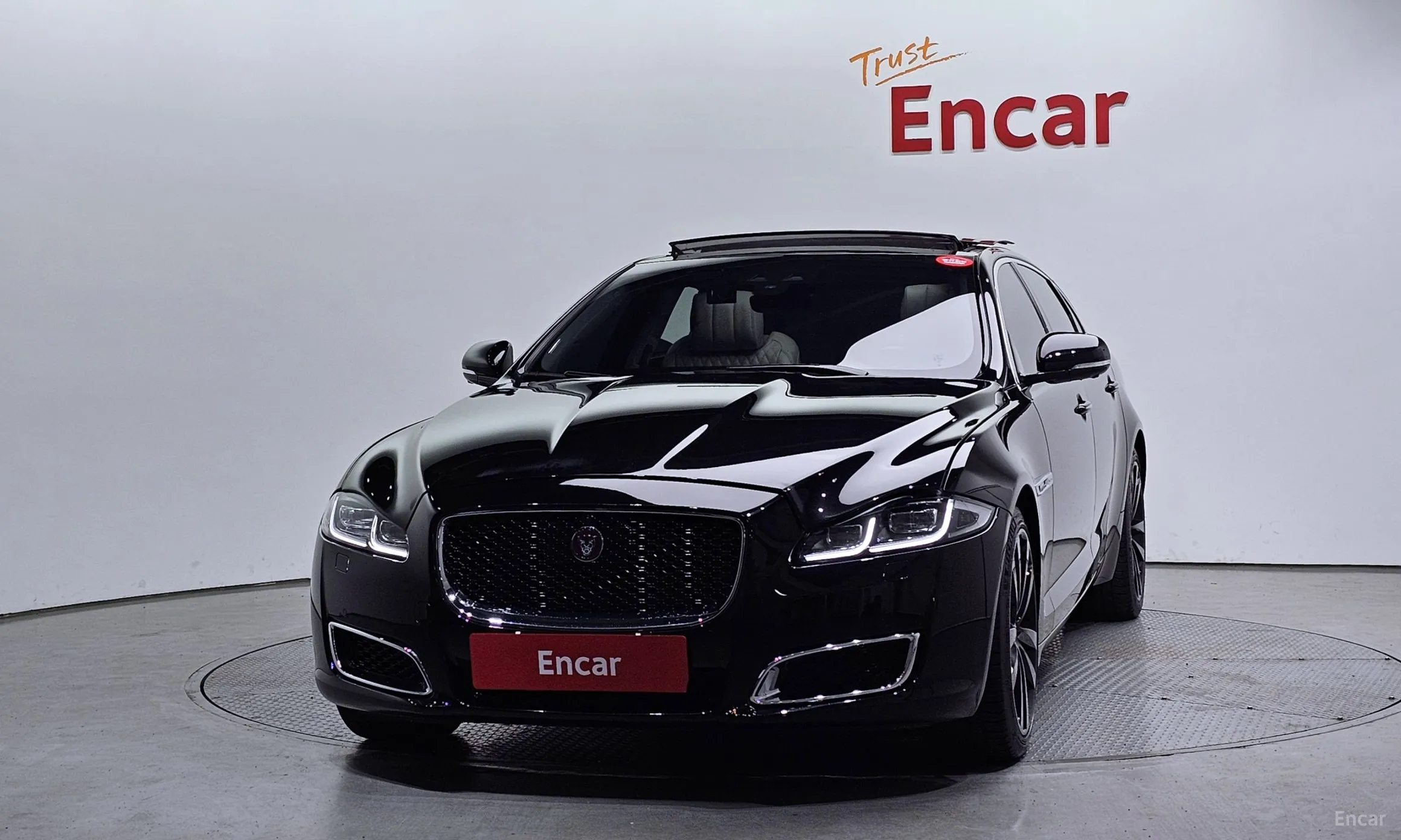 Jaguar All New XJ превью 3
