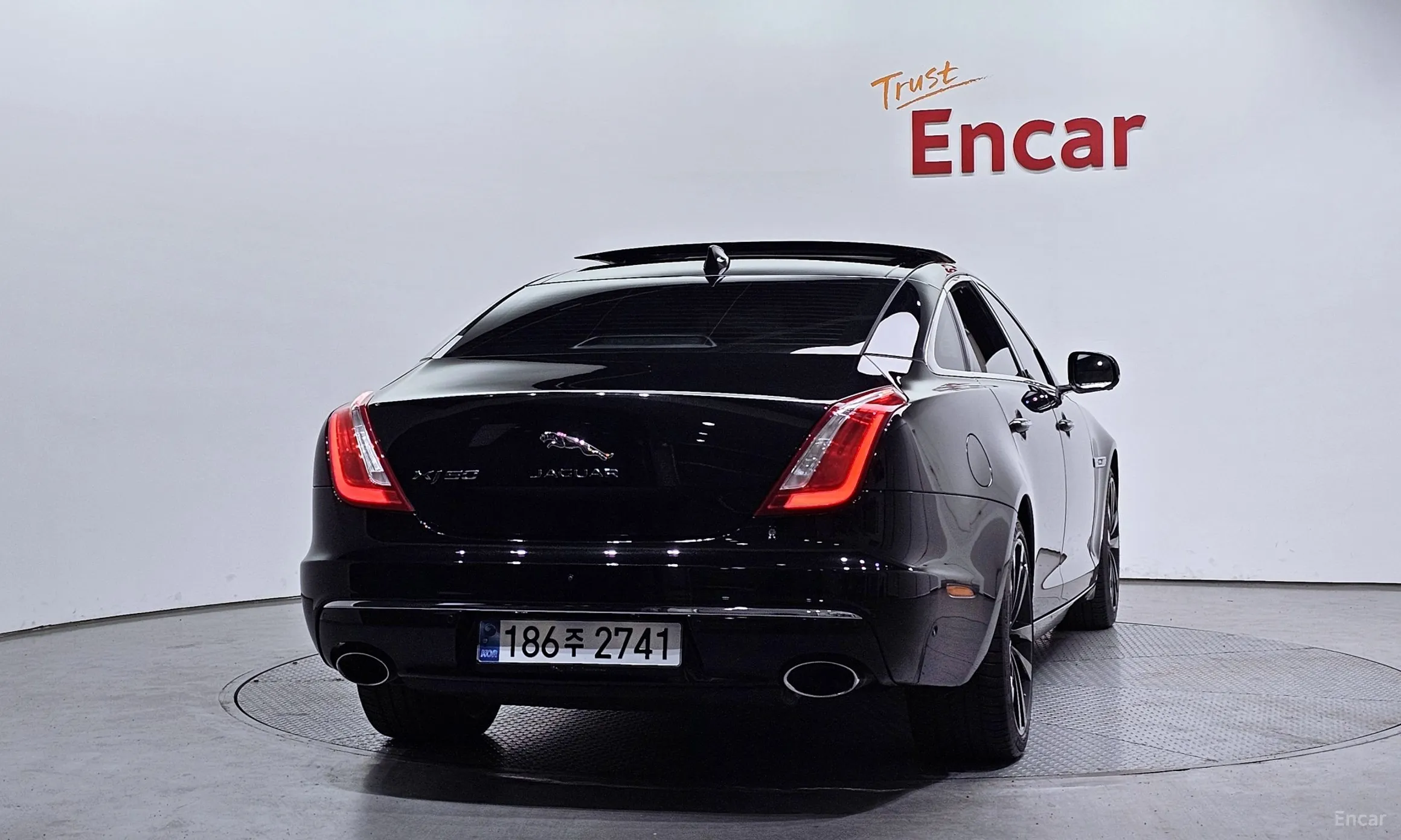 Jaguar All New XJ превью 4