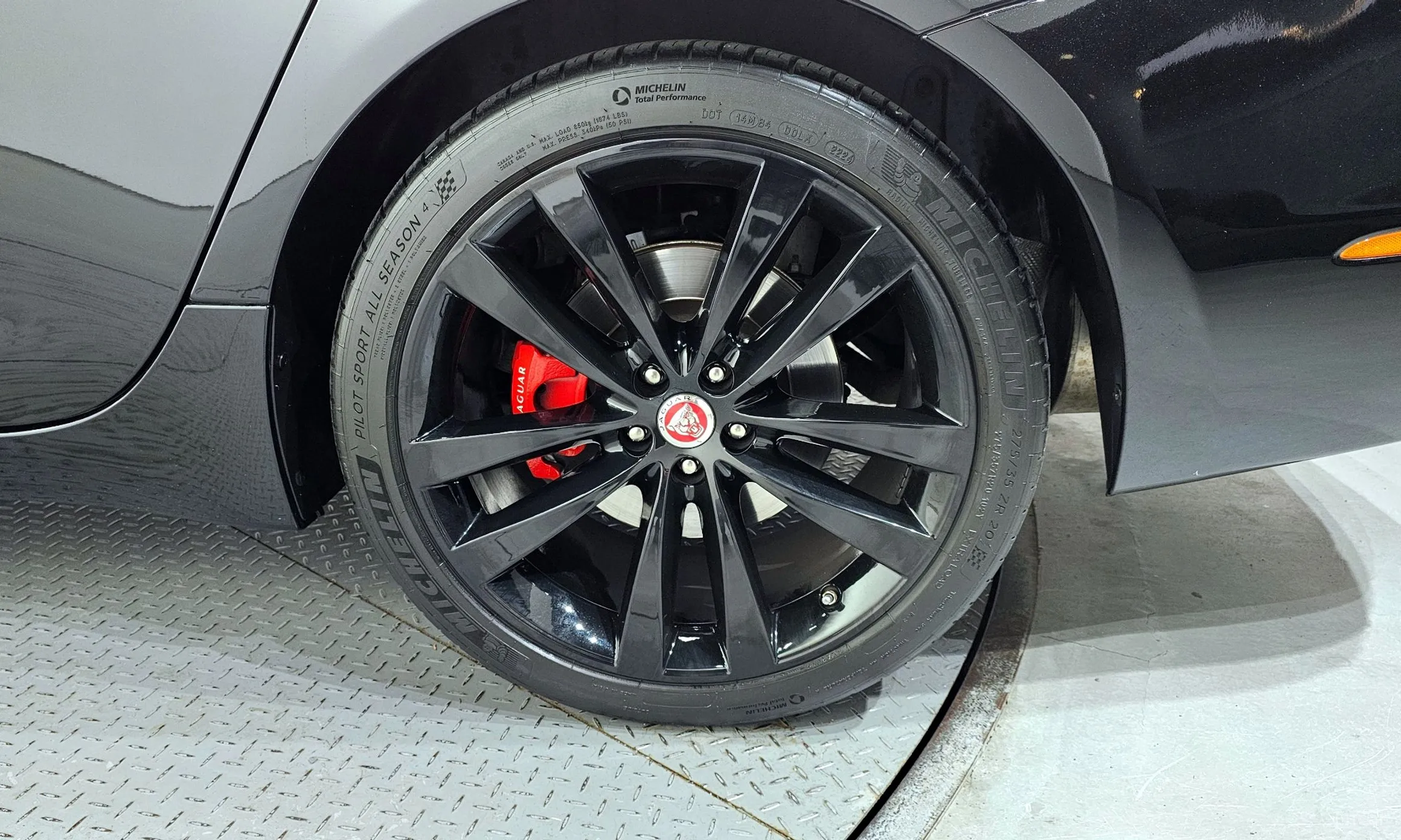Jaguar All New XJ превью 5