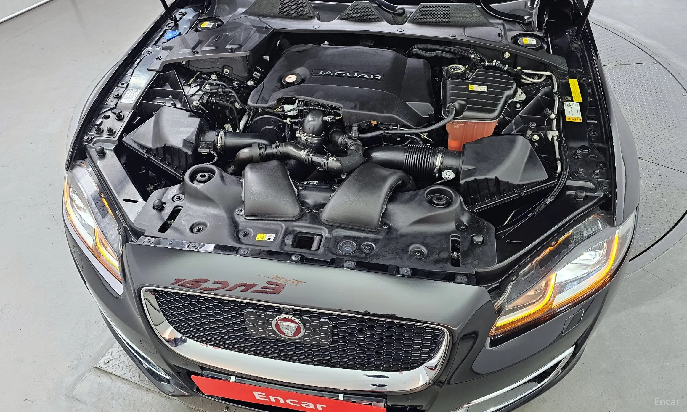 Jaguar All New XJ превью 6