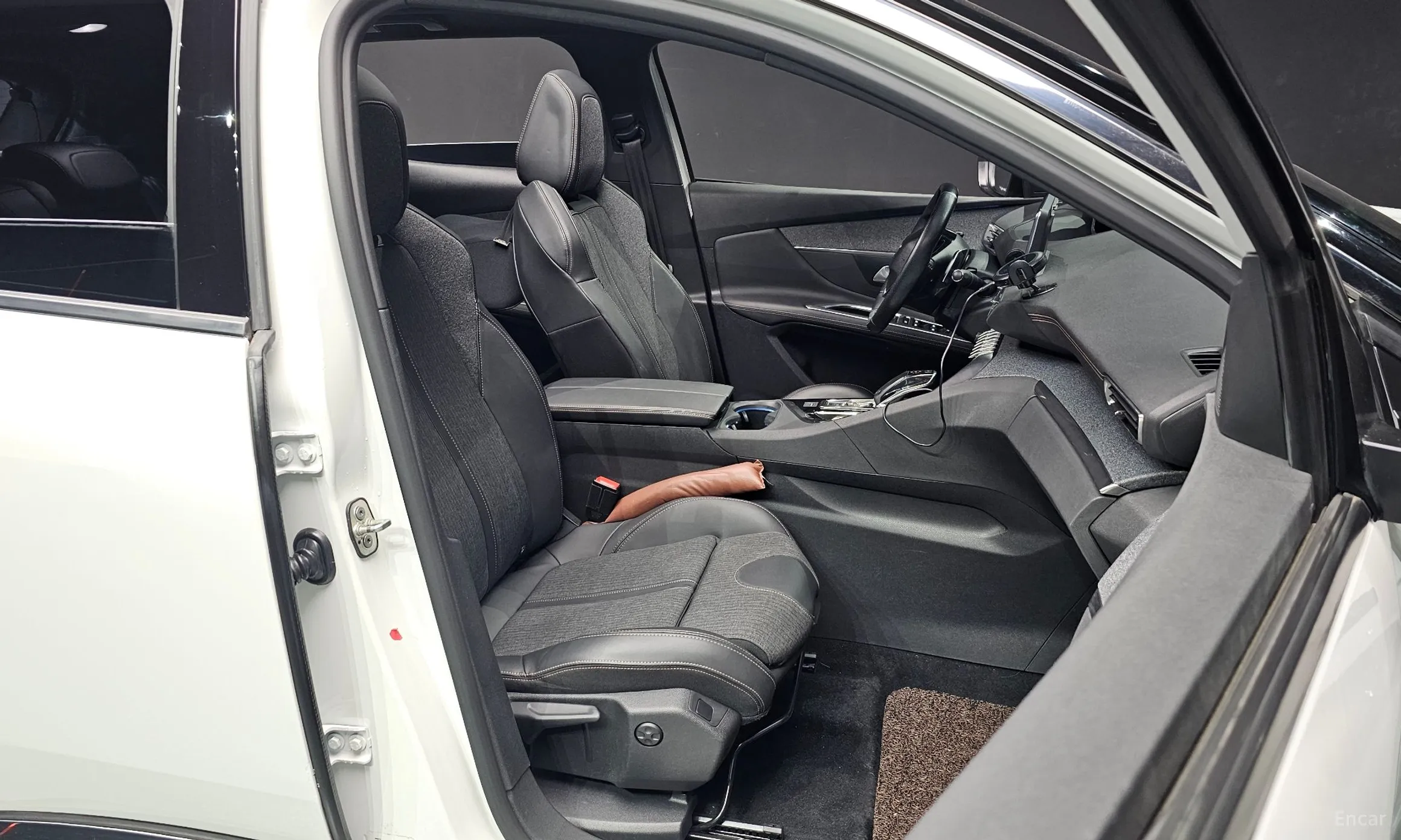 Peugeot 3008 2nd generation превью 10