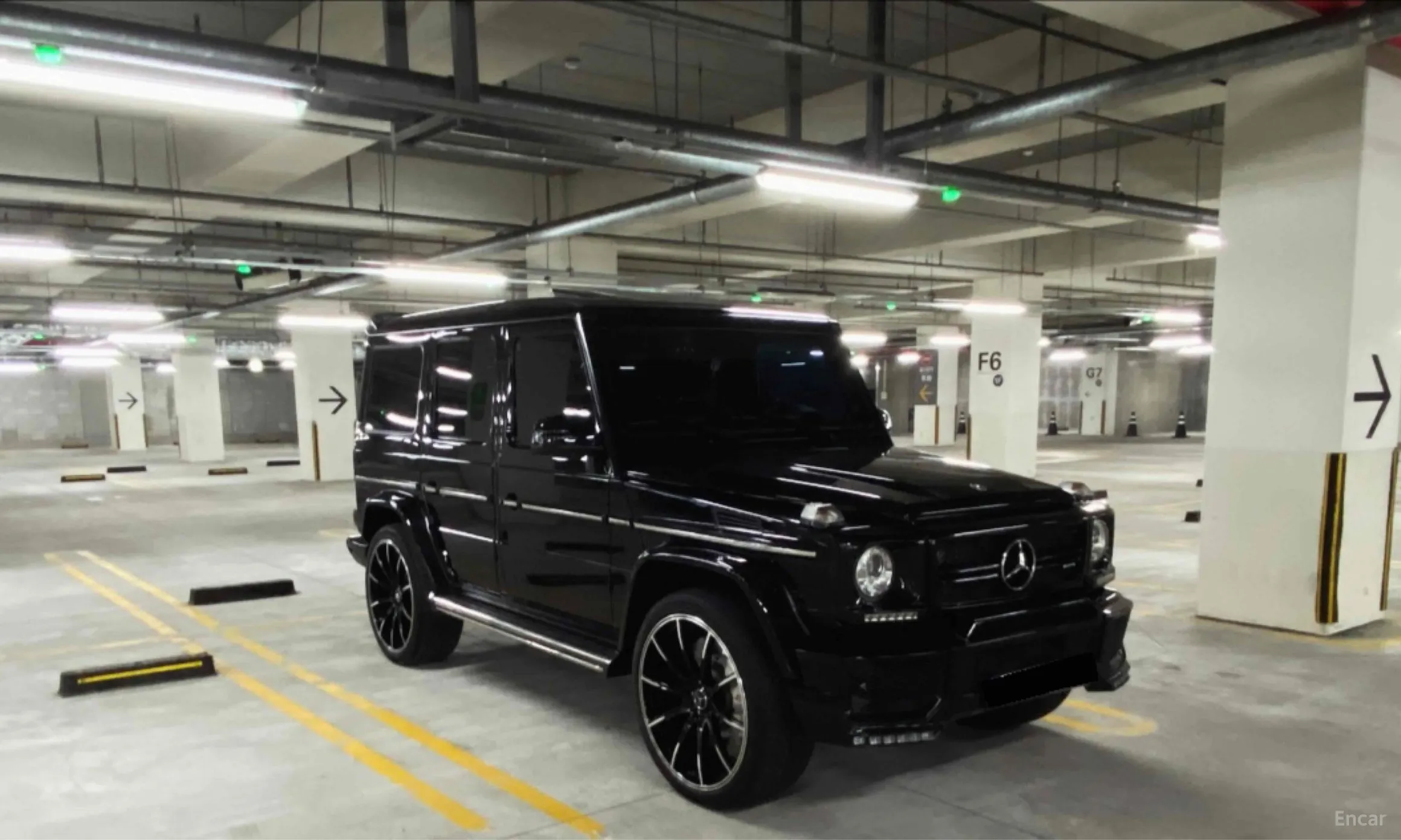 Mercedes Benz G-Class W463