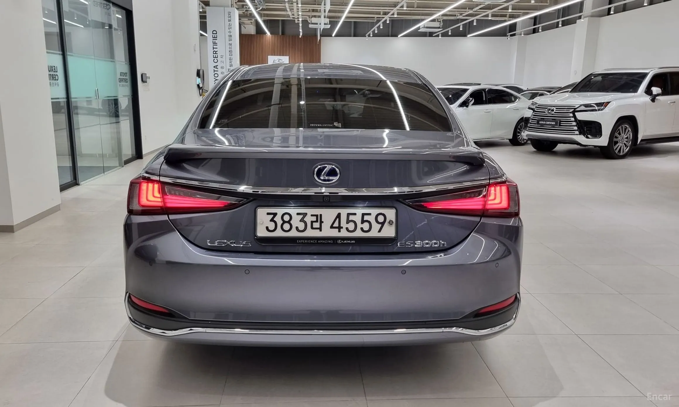 Lexus ES300h 7th Generation превью 4