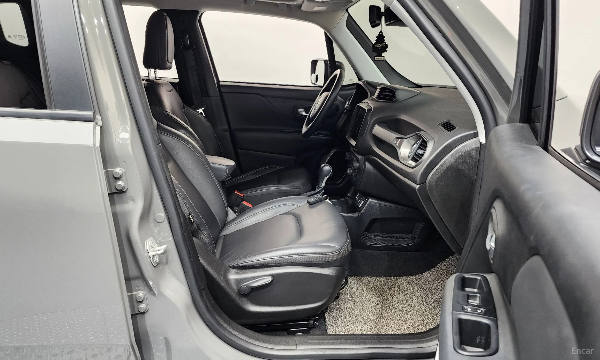 Jeep Renegade превью 11